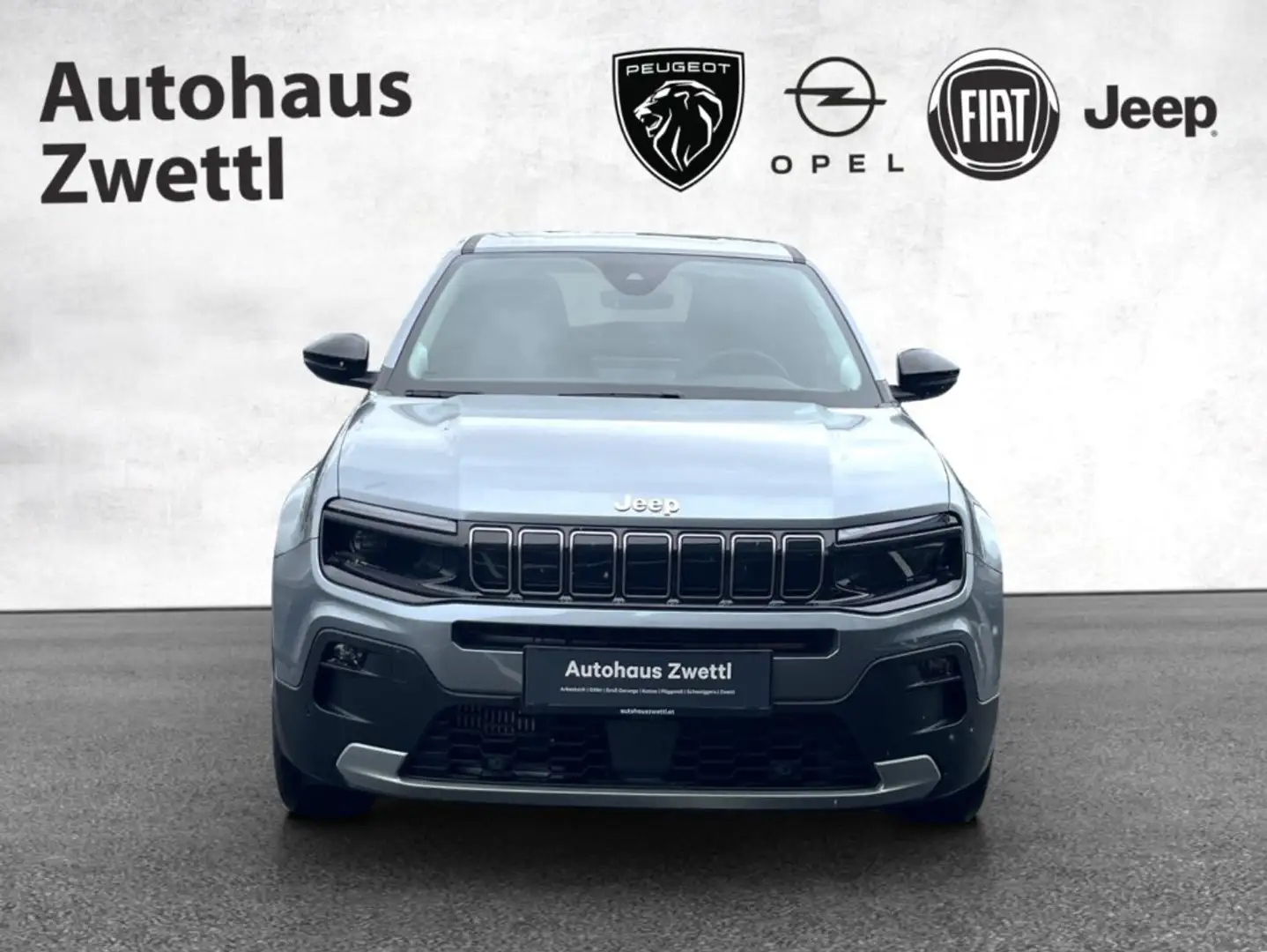 Jeep Avenger Summit PT 100 Grau - 2