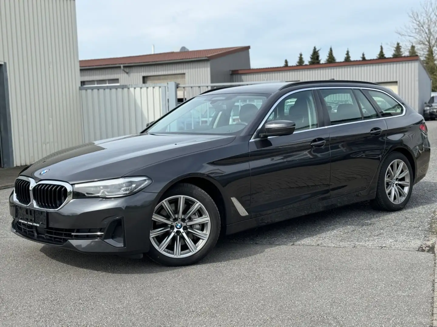 BMW 530 d xDrive Touring*Connected Professional*LED* Grau - 2
