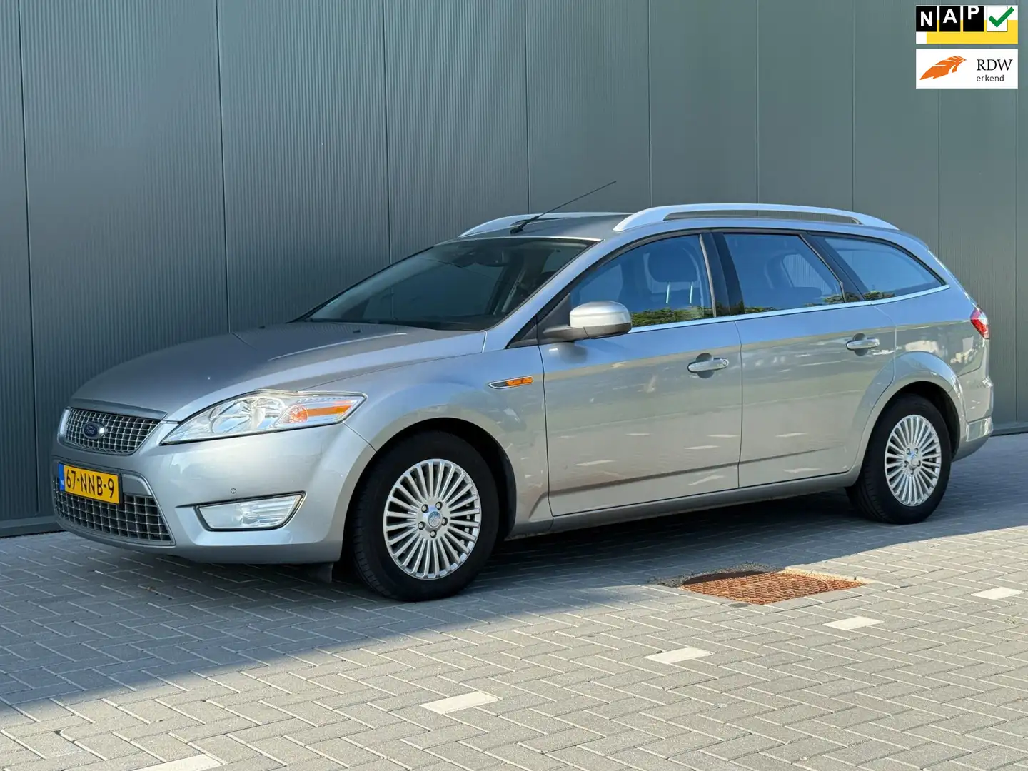 Ford Mondeo Wagon 2.0 SCTi Limited Grijs - 1