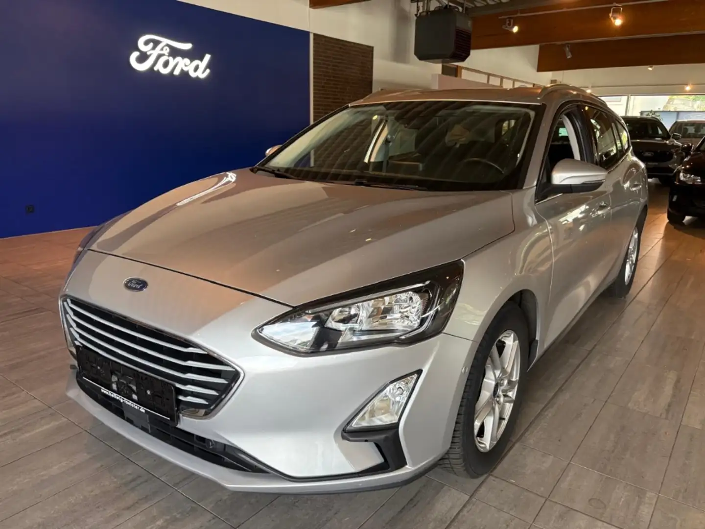 Ford Focus COOL & CONNECT NAVI / PDC / GJR / LMF / WINTER-PAK Argent - 2