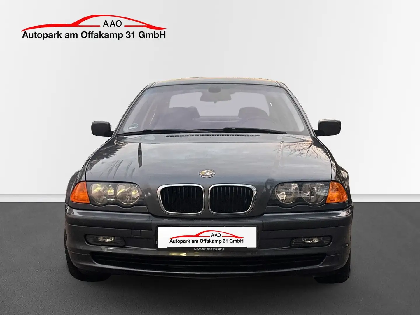 BMW 320 i Limo *1. Hand *Leder *Navi *PDC *Sitzhzg TV Grau - 2