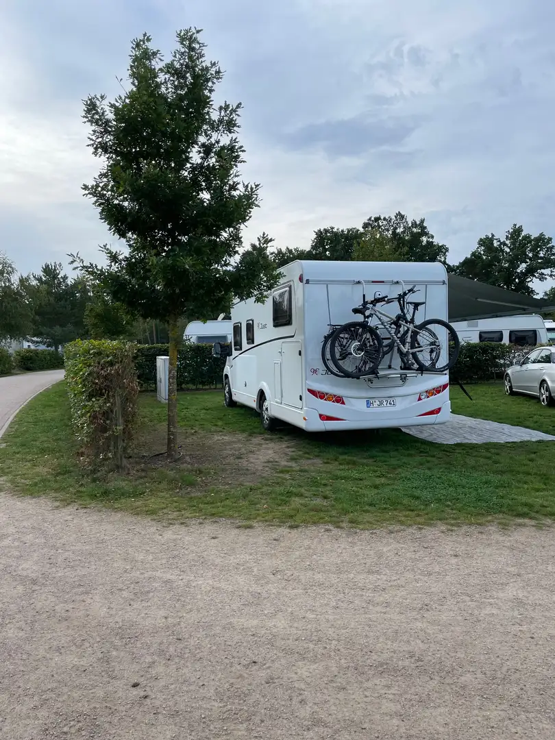 Caravans-Wohnm Dethleffs Just 90 7052 EB Solar/Standklima/Rückfahrkamera Weiß - 1