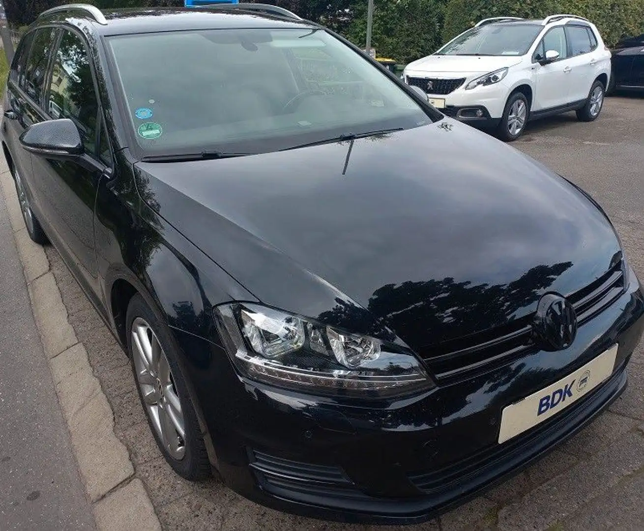 Volkswagen Golf VII 2,0 TDi Comfortline Klima Navi SHZ LED Negro - 1