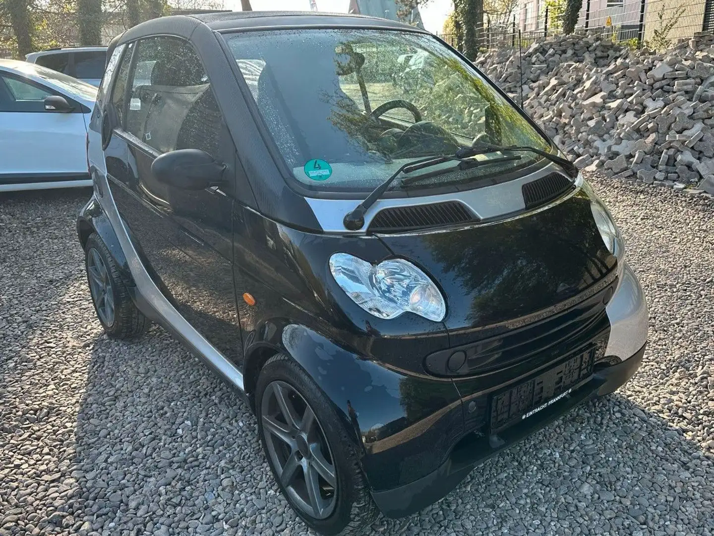 smart forTwo smart & passion 40kW Cabrio Schwarz - 1