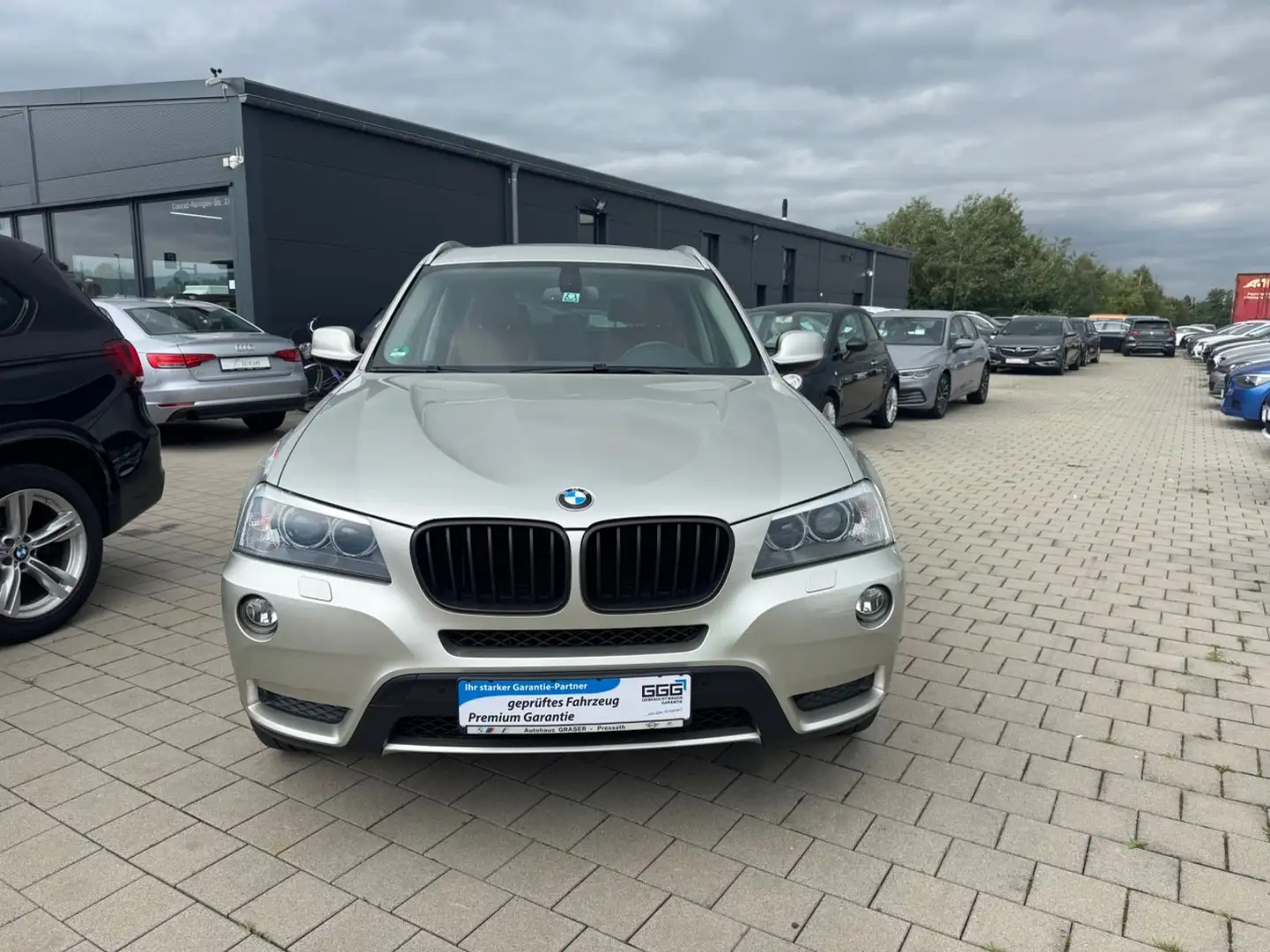 BMW X3 Baureihe X3 xDrive 30 d Silber - 2