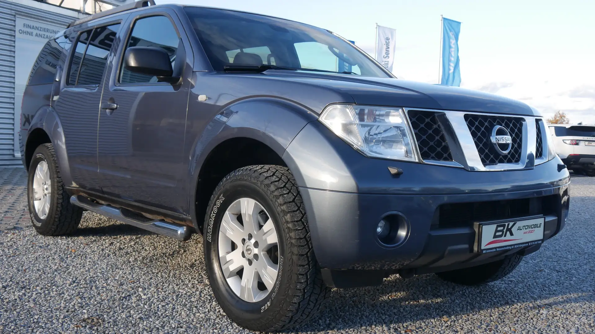 Nissan Pathfinder 2.5 dCi SE 7.Sitzer AHK Klimaauto Tempomat MFL Grau - 1