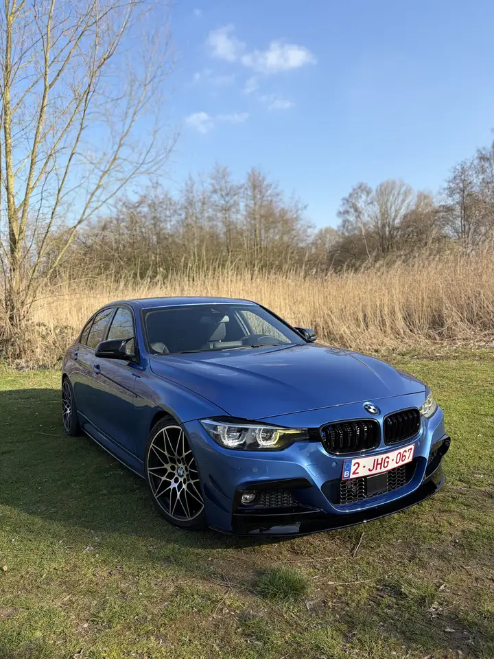 BMW 330