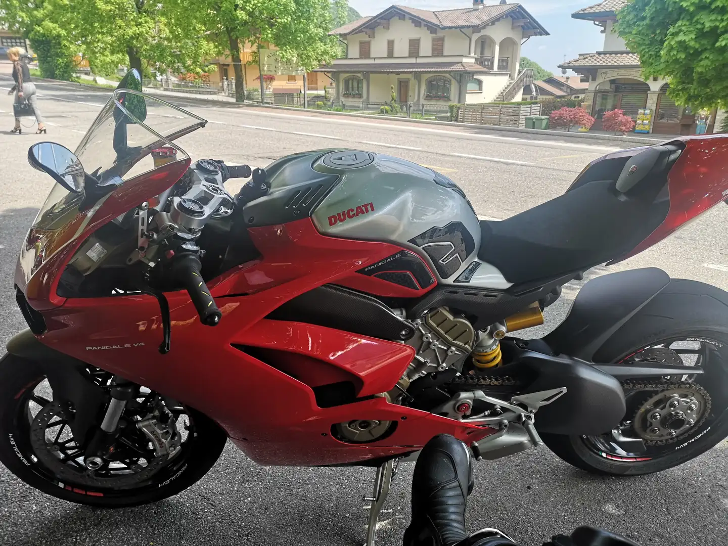 Ducati Panigale V4 Plateado - 1