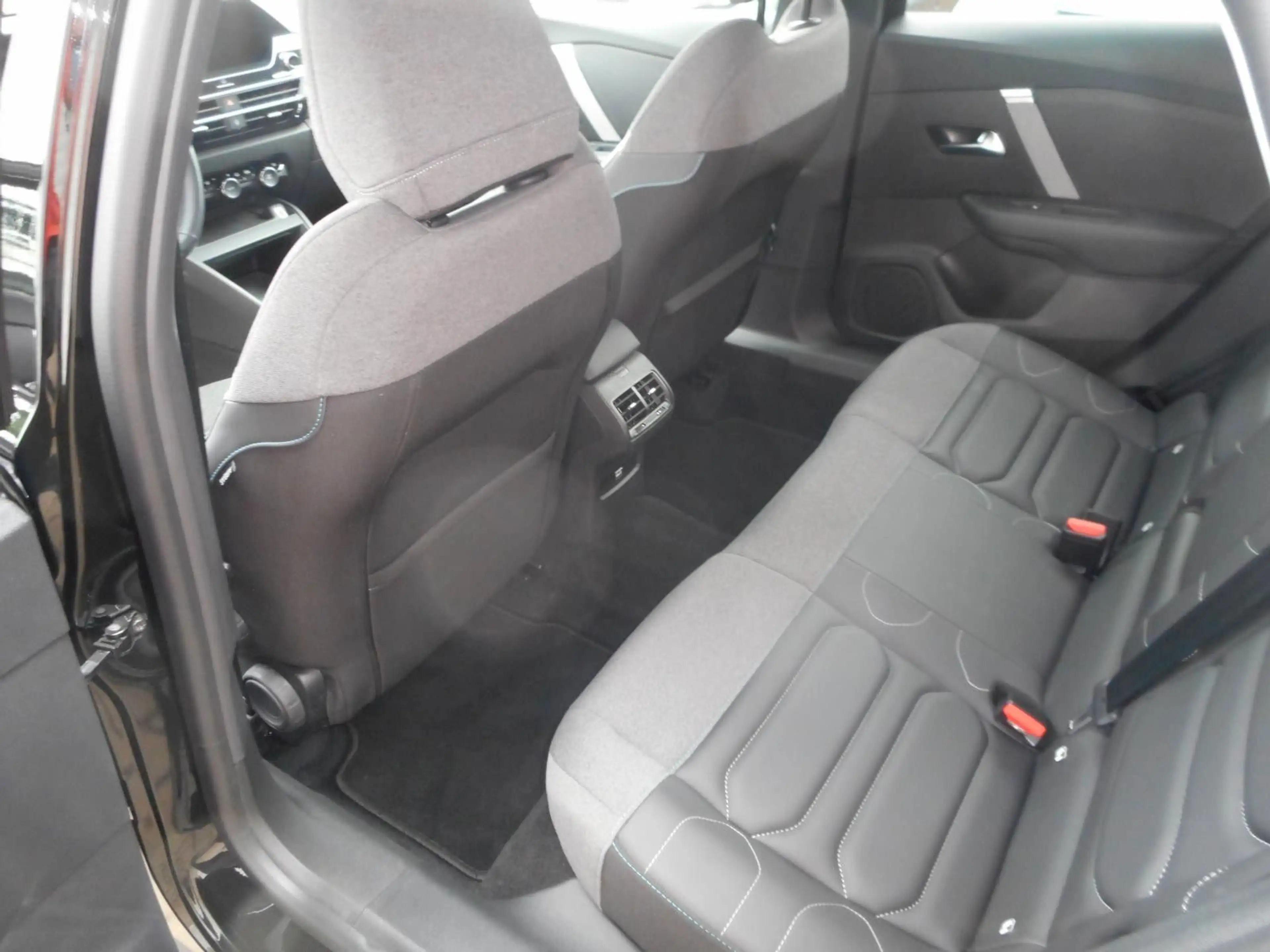 Citroen C4 X Shine PT130 EAT8 — photo 7