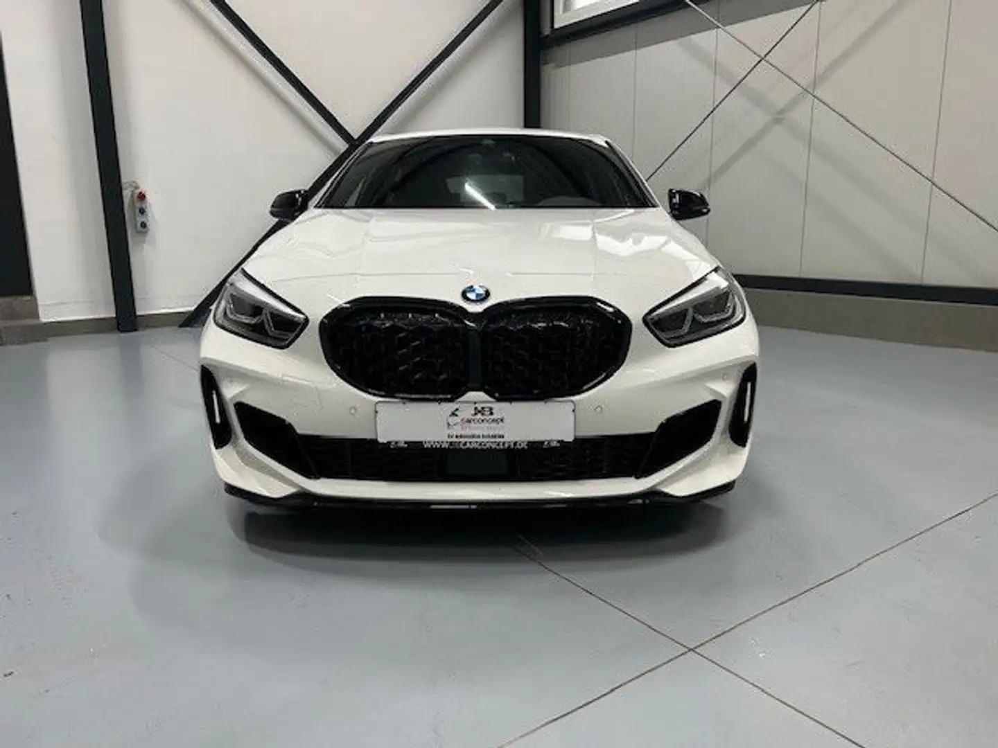 BMW 135 i xDrive Harman-Kardon Performance M Blanc - 2