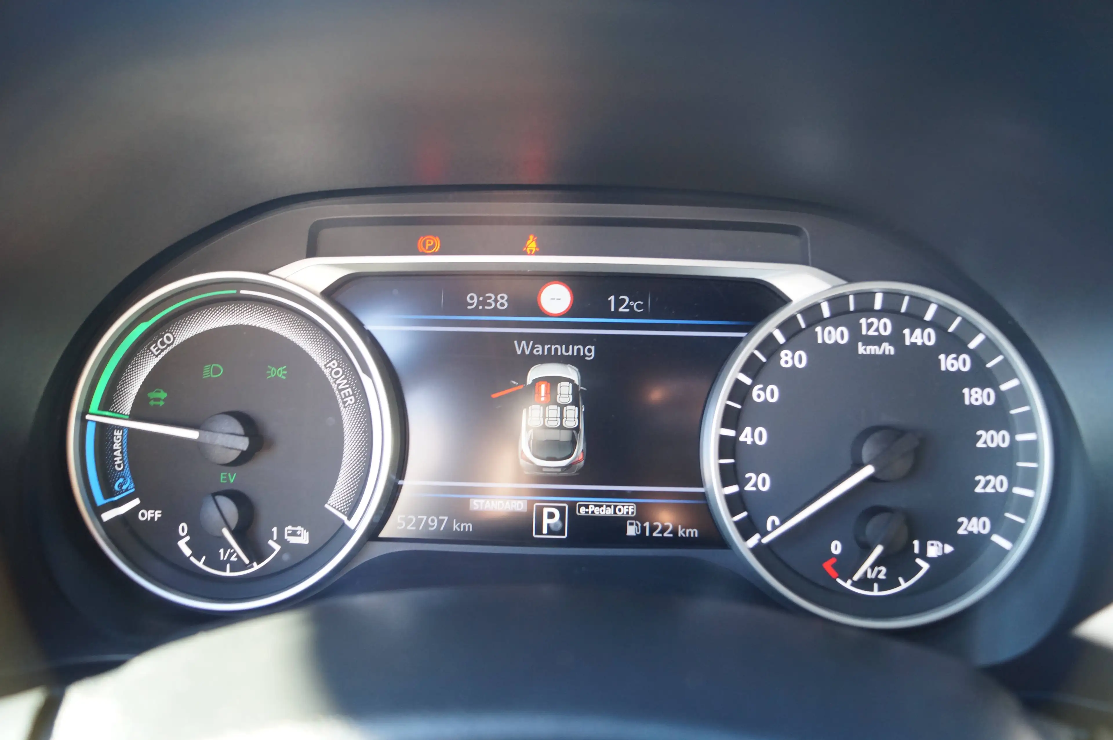 Nissan Juke N-Connecta Hybrid — photo 11
