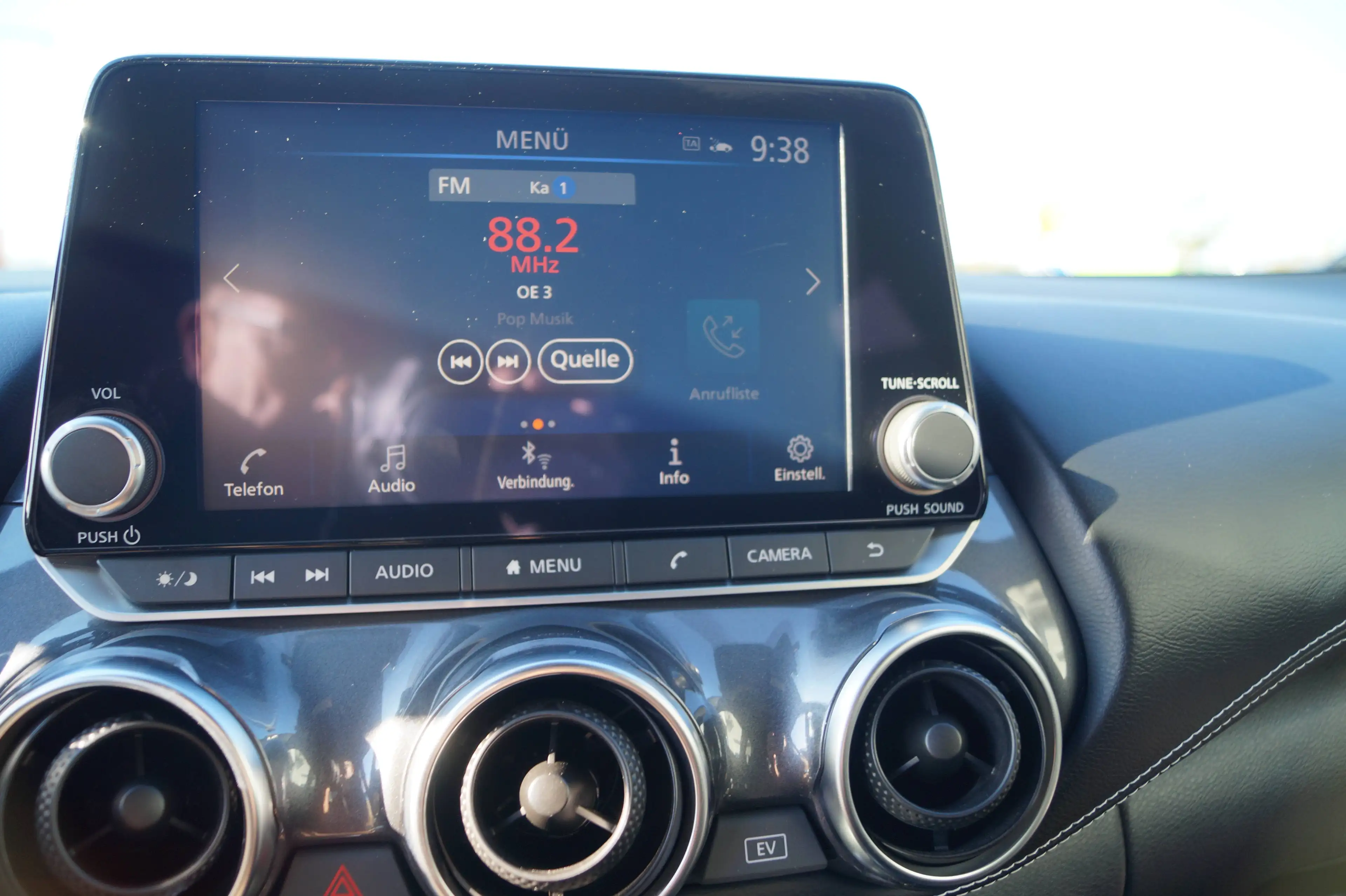 Nissan Juke N-Connecta Hybrid — photo 9
