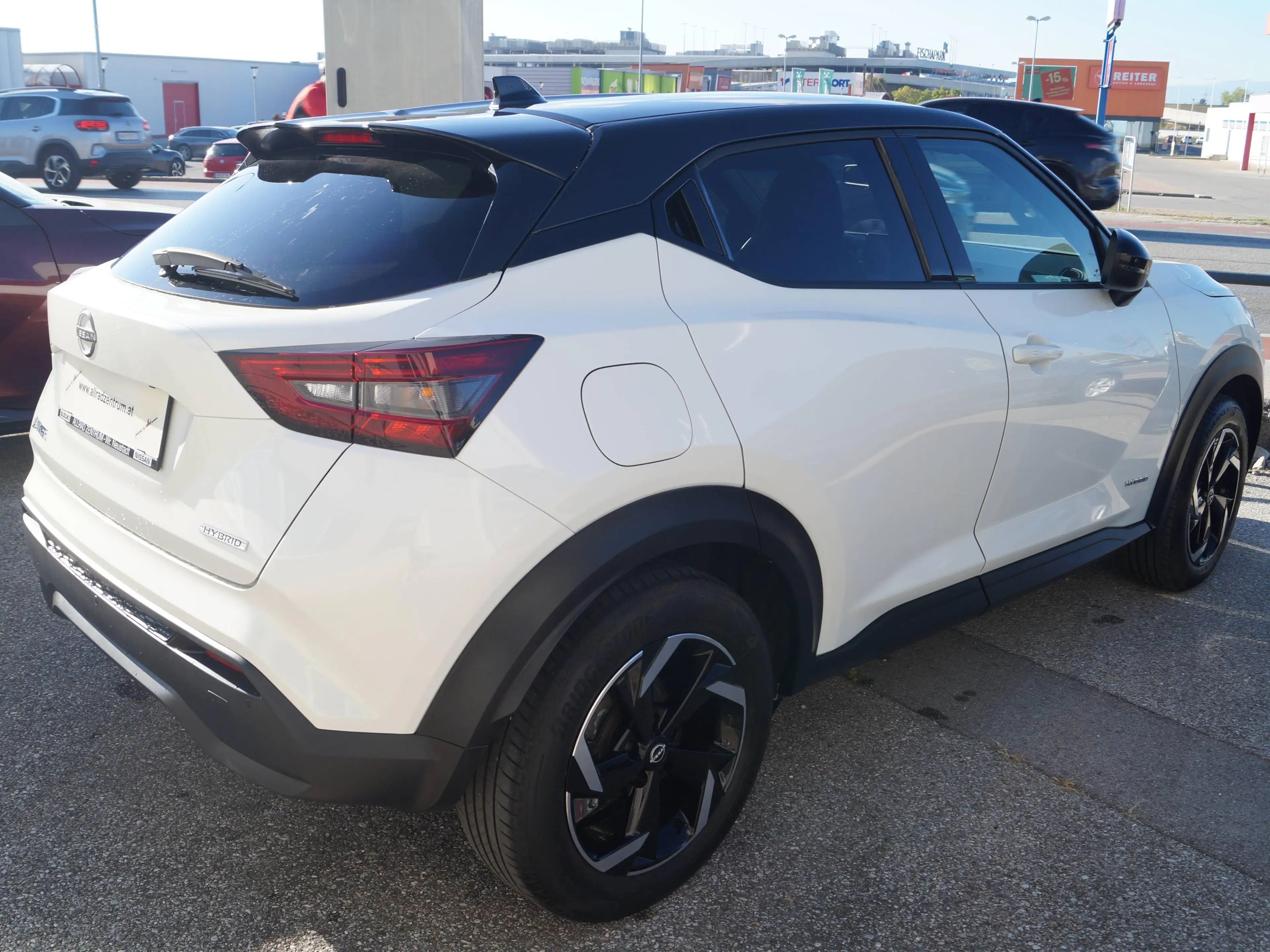 Nissan Juke N-Connecta Hybrid — photo 4