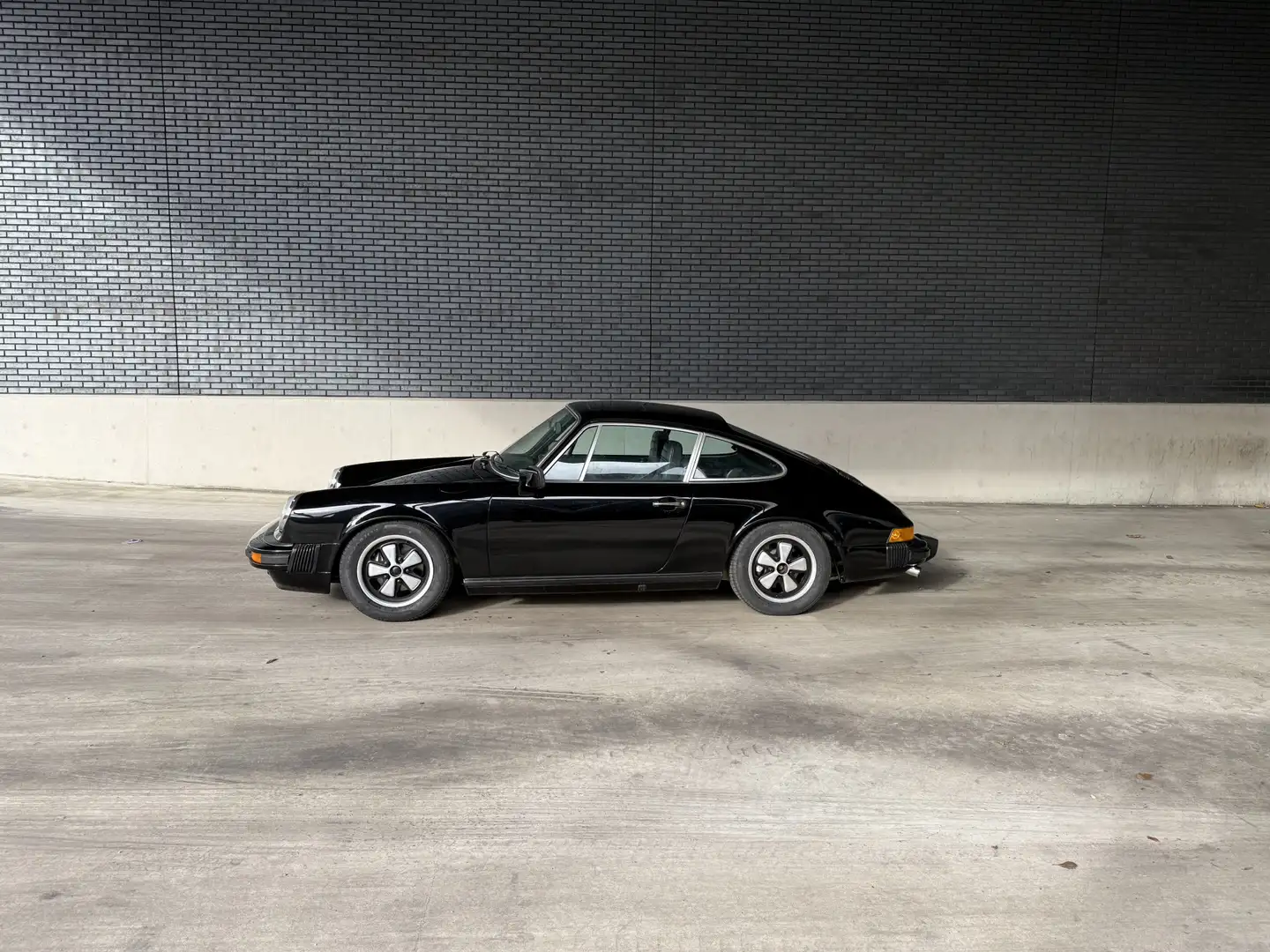 Porsche 911 2.7 S Coupé Zwart - 1