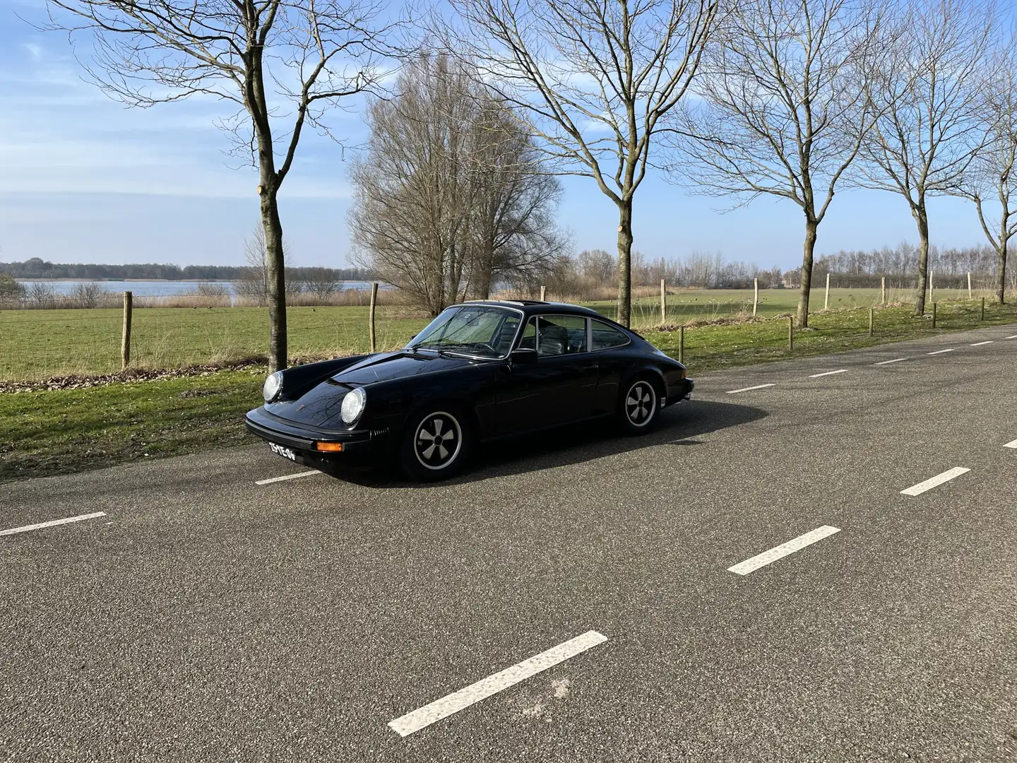 Porsche 911 2.7 S Coupé Zwart - 2