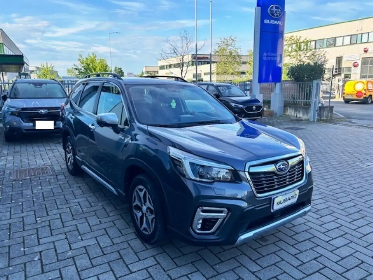 Subaru Forester 2.0 e-Boxer MHEV CVT Lineartronic Style Grijs - 2