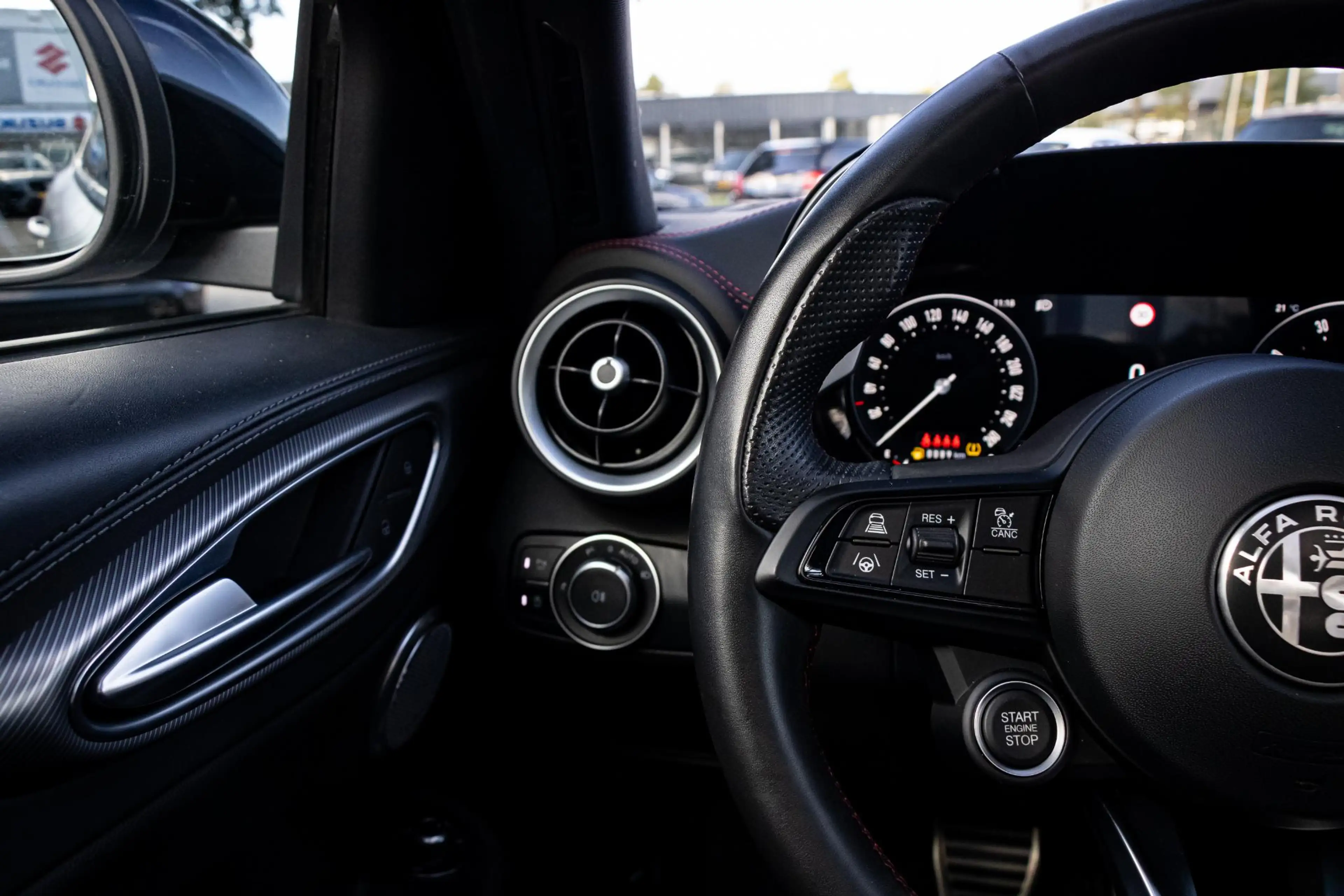 Alfa Romeo Giulia 2.0 T GME AWD Competizione Pano | Carplay | ADAS 2 — photo 13