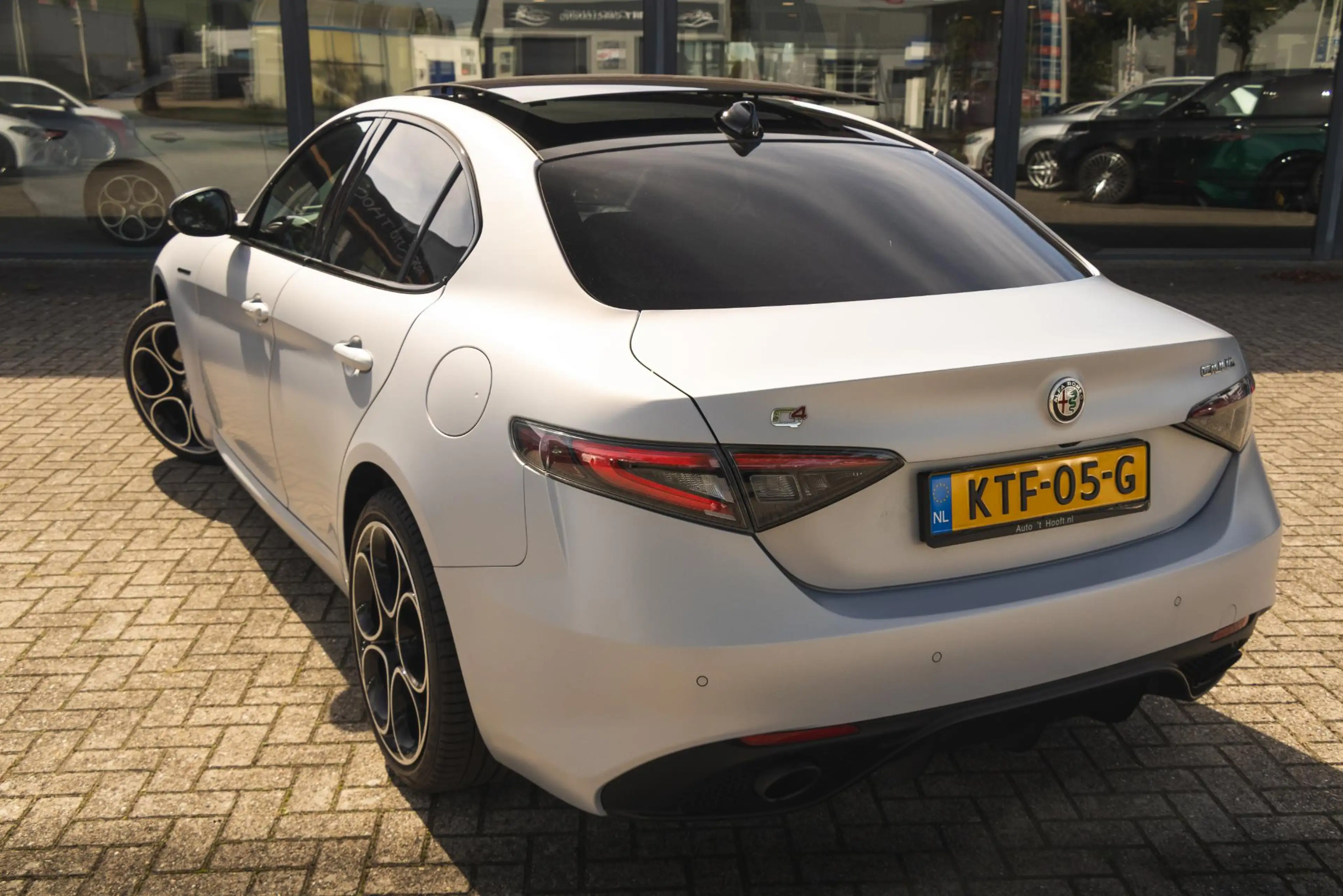 Alfa Romeo Giulia 2.0 T GME AWD Competizione Pano | Carplay | ADAS 2 — photo 4