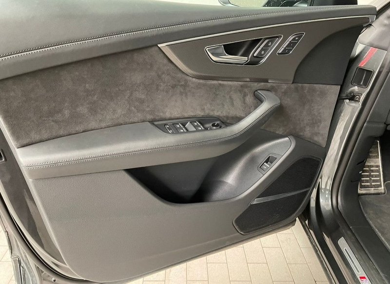 Audi RS Q8 KERAMIK-HEAD UP-CARBONPAKET-RS SPORTABGAS — photo 14
