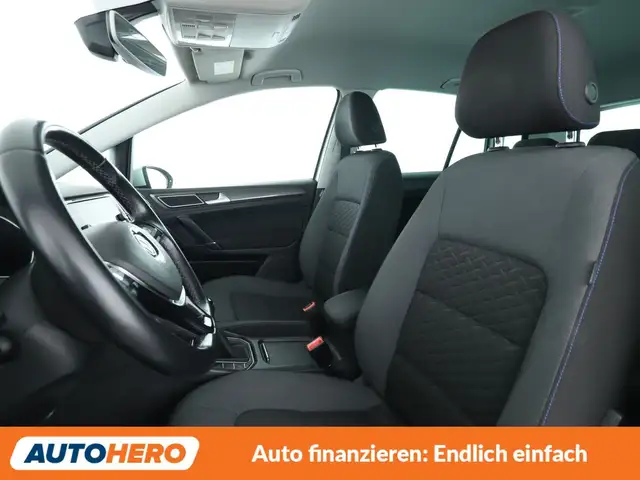 Volkswagen Golf view 10
