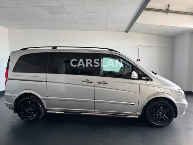Mercedes-Benz Viano view 8