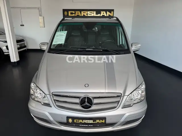 Mercedes-Benz Viano view 3