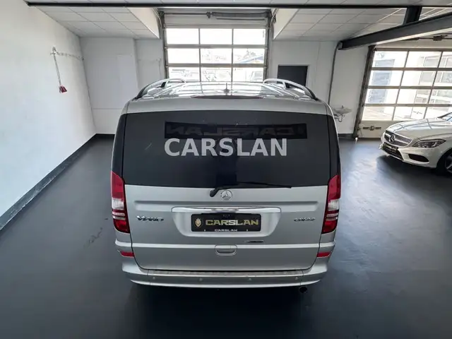 Mercedes-Benz Viano view 14