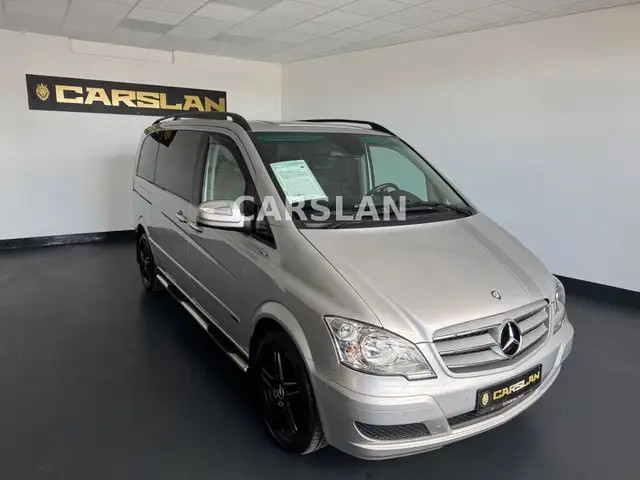 Mercedes-Benz Viano view 2