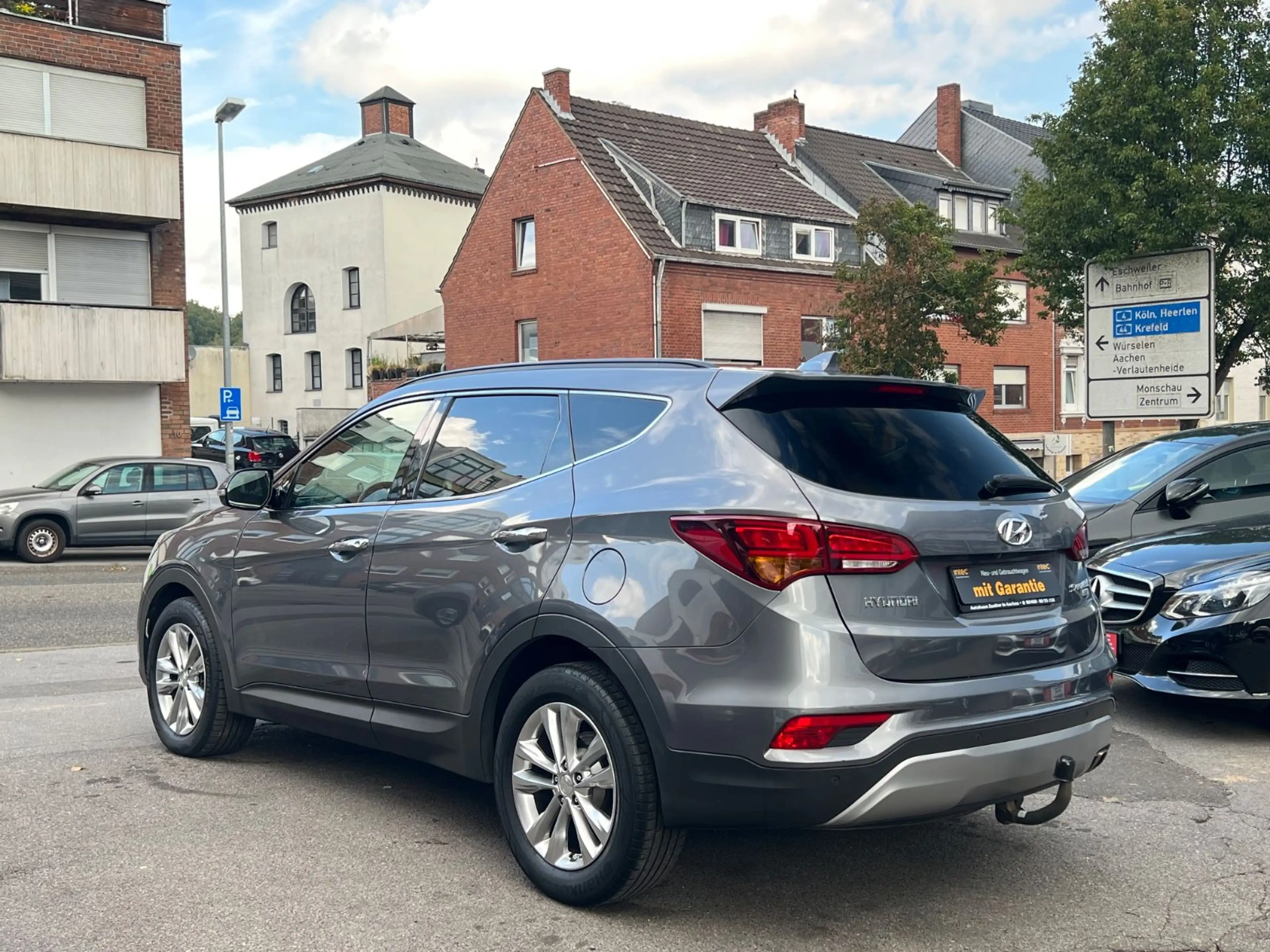 Hyundai SANTA FE blue Style 2WD*Leder*1.Hand* — photo 10