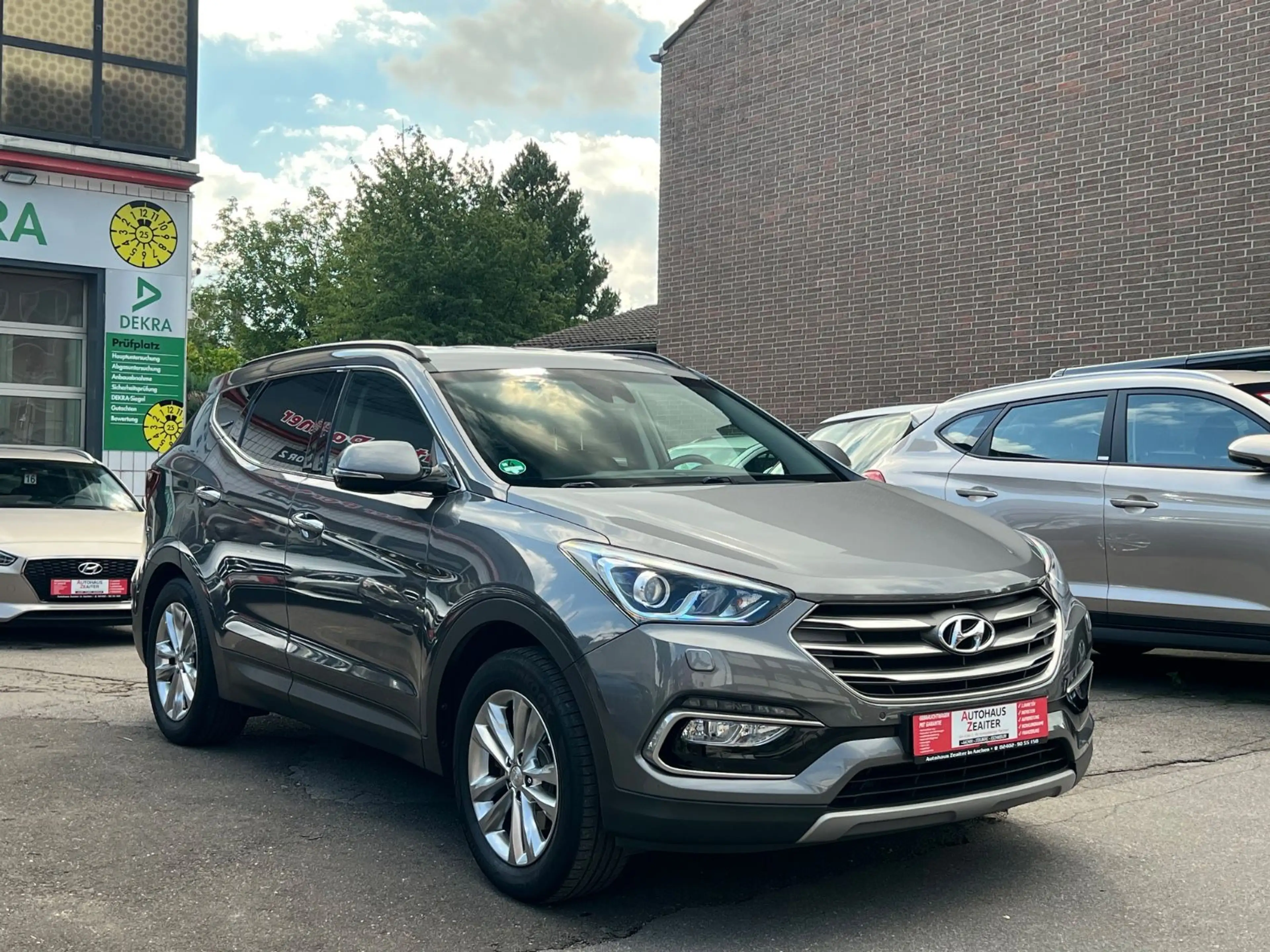 Hyundai SANTA FE blue Style 2WD*Leder*1.Hand* — photo 4