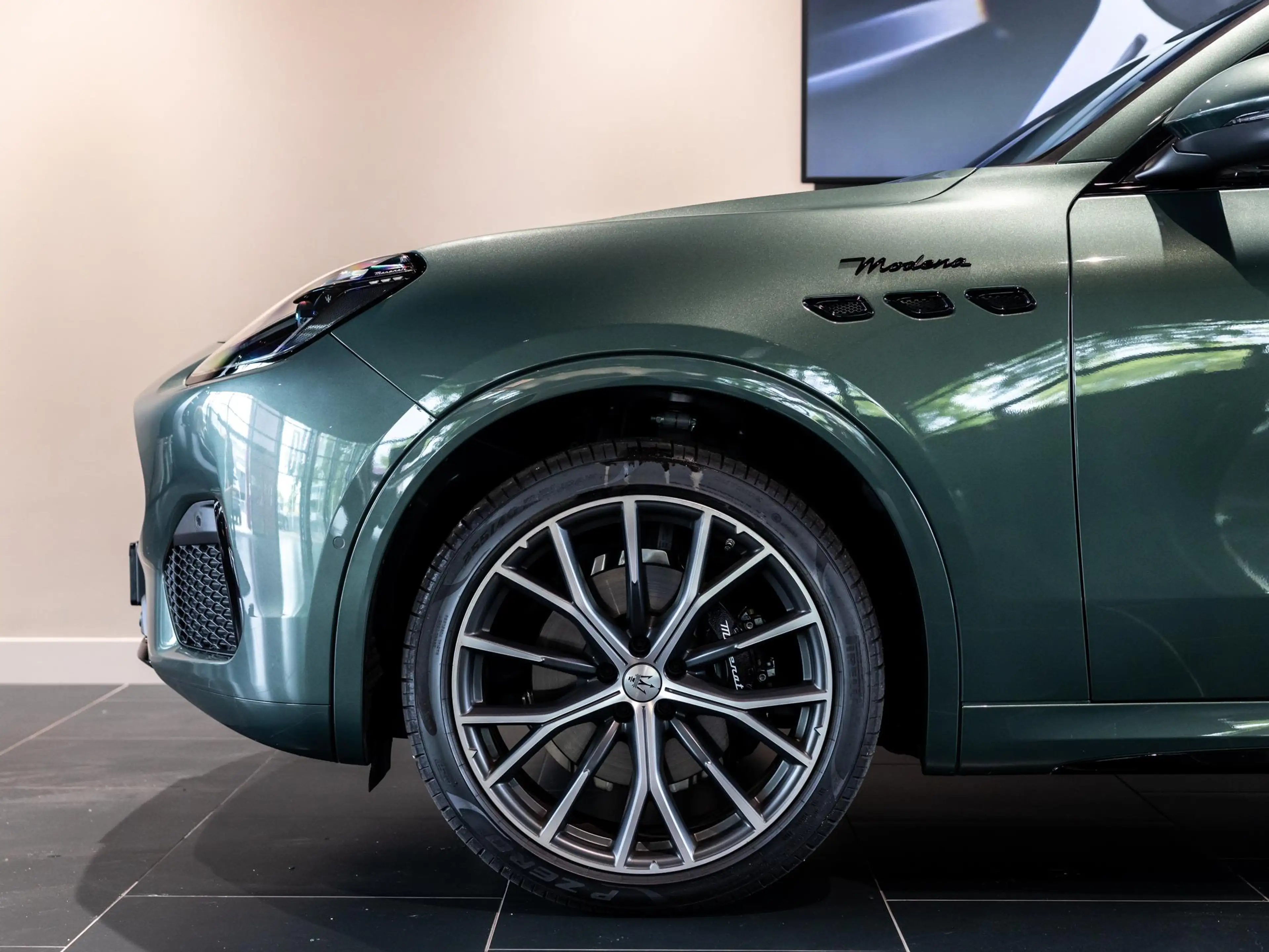 Maserati Grecale 2.0 MHEV Modena — photo 8