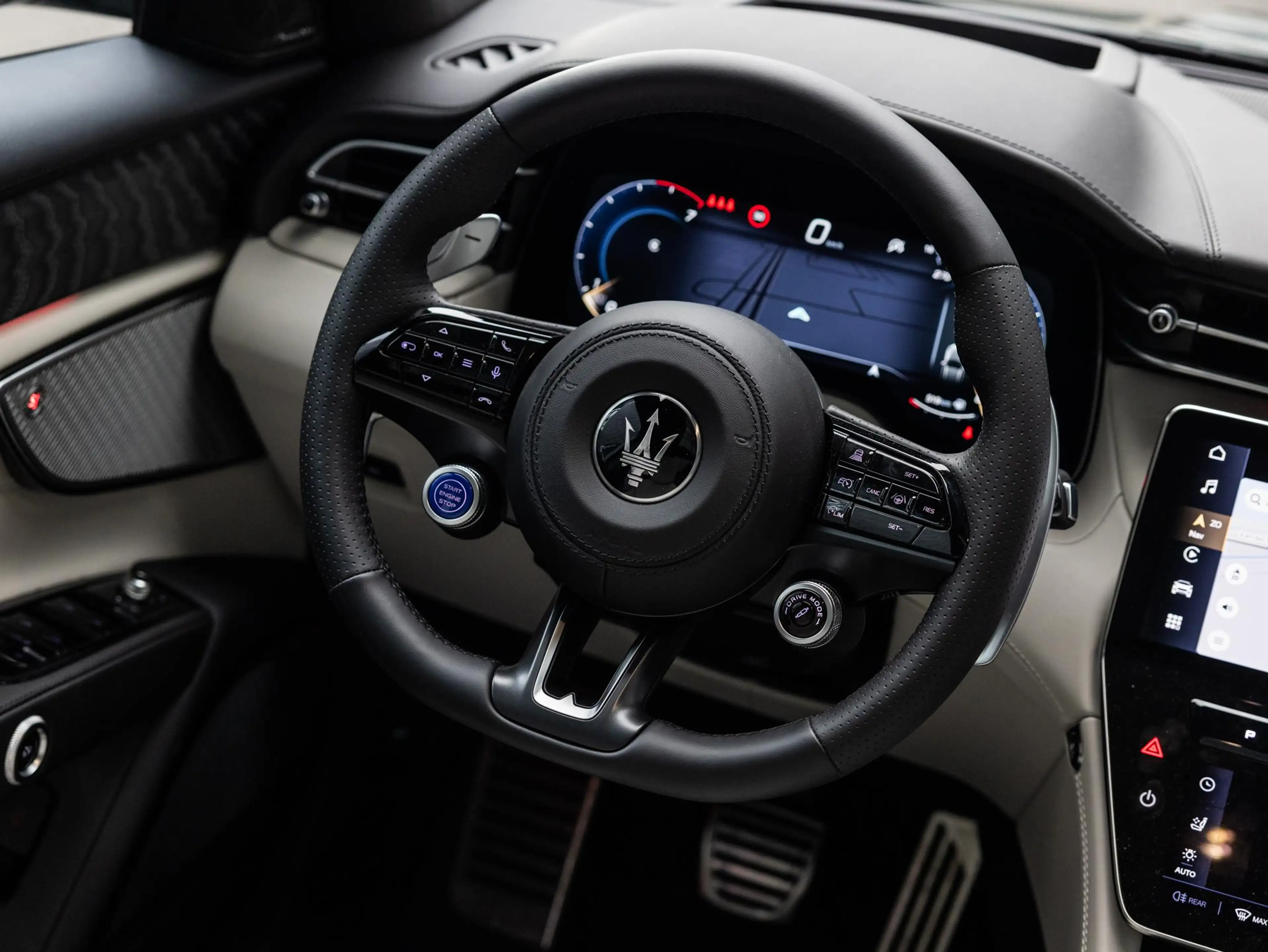 Maserati Grecale 2.0 MHEV Modena — photo 15