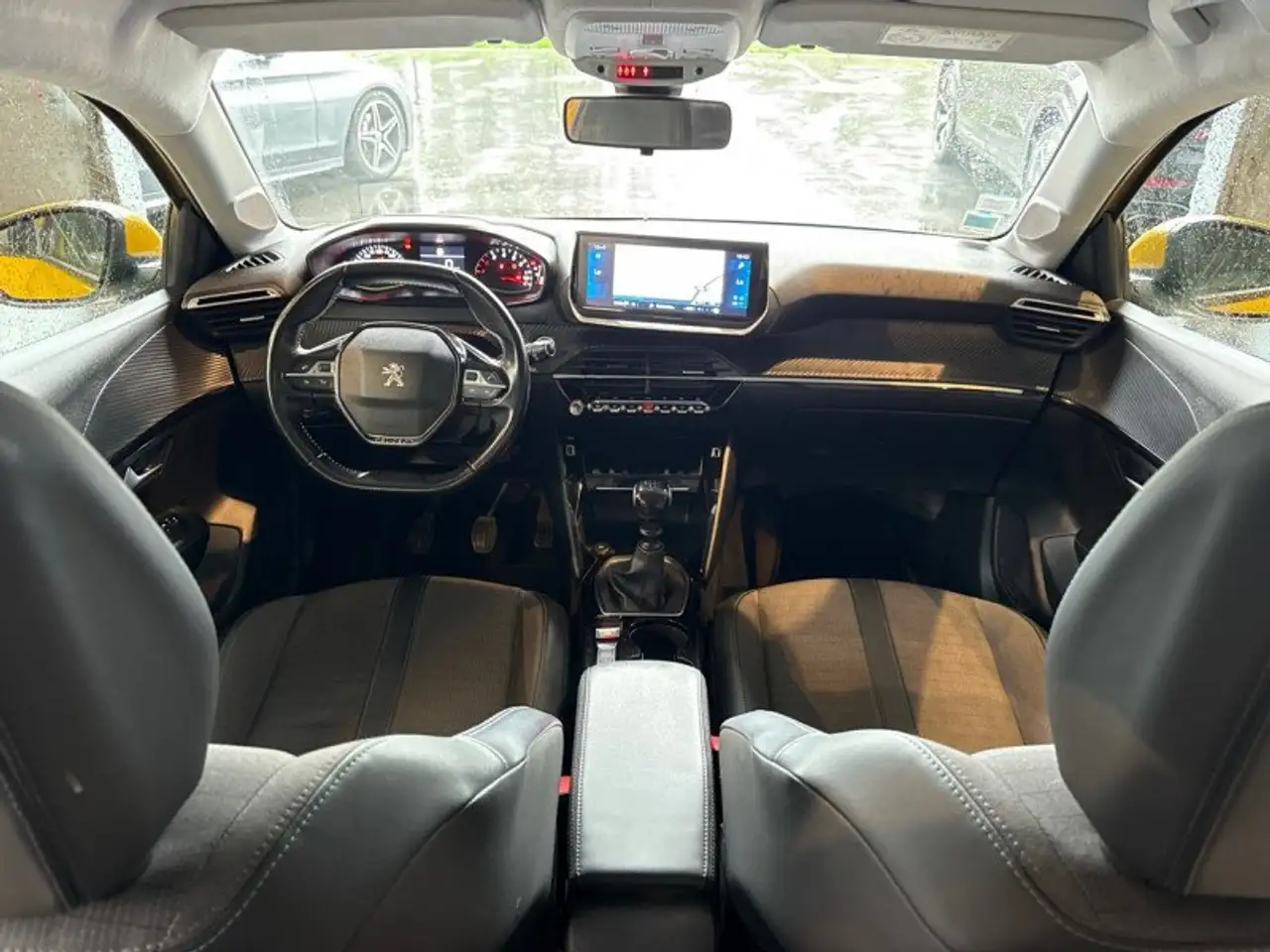 Peugeot 208 208 — photo 12