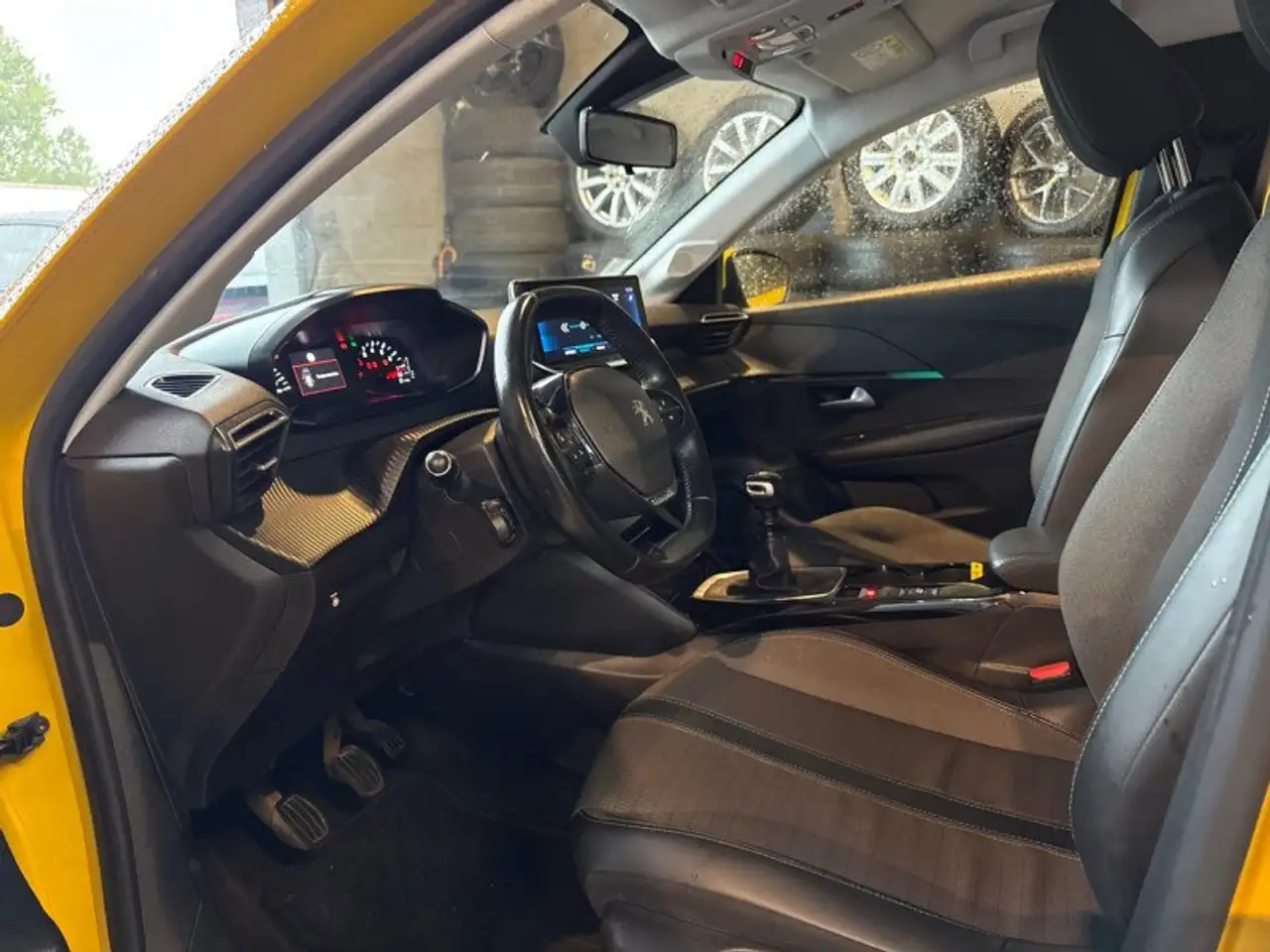 Peugeot 208 208 — photo 13