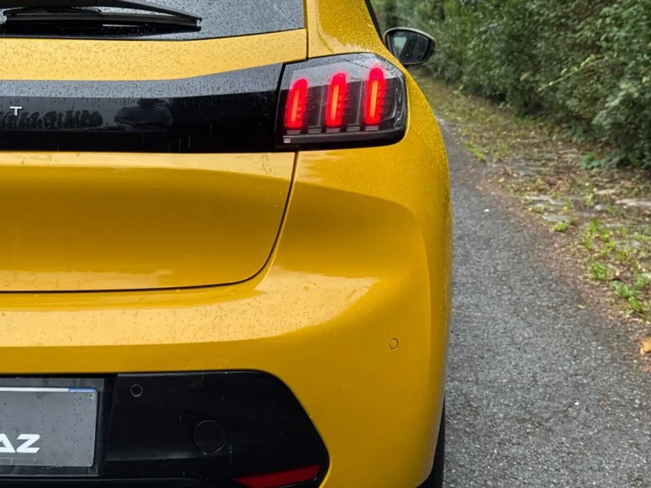 Peugeot 208 208 — photo 11