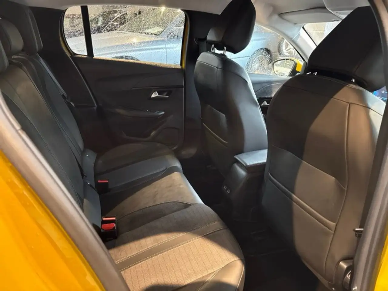 Peugeot 208 208 — photo 20
