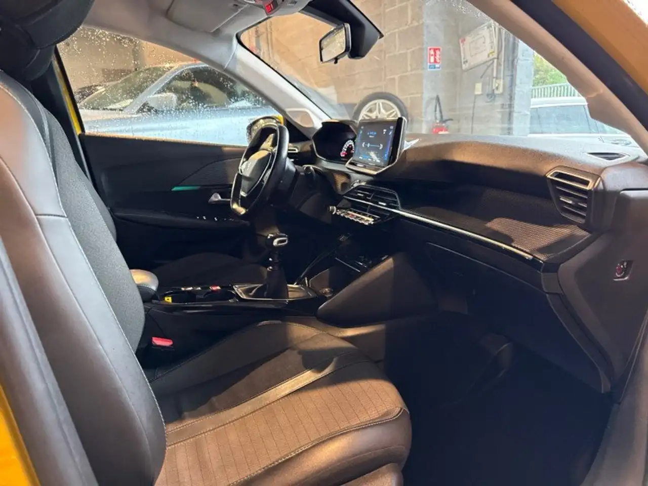 Peugeot 208 208 — photo 17