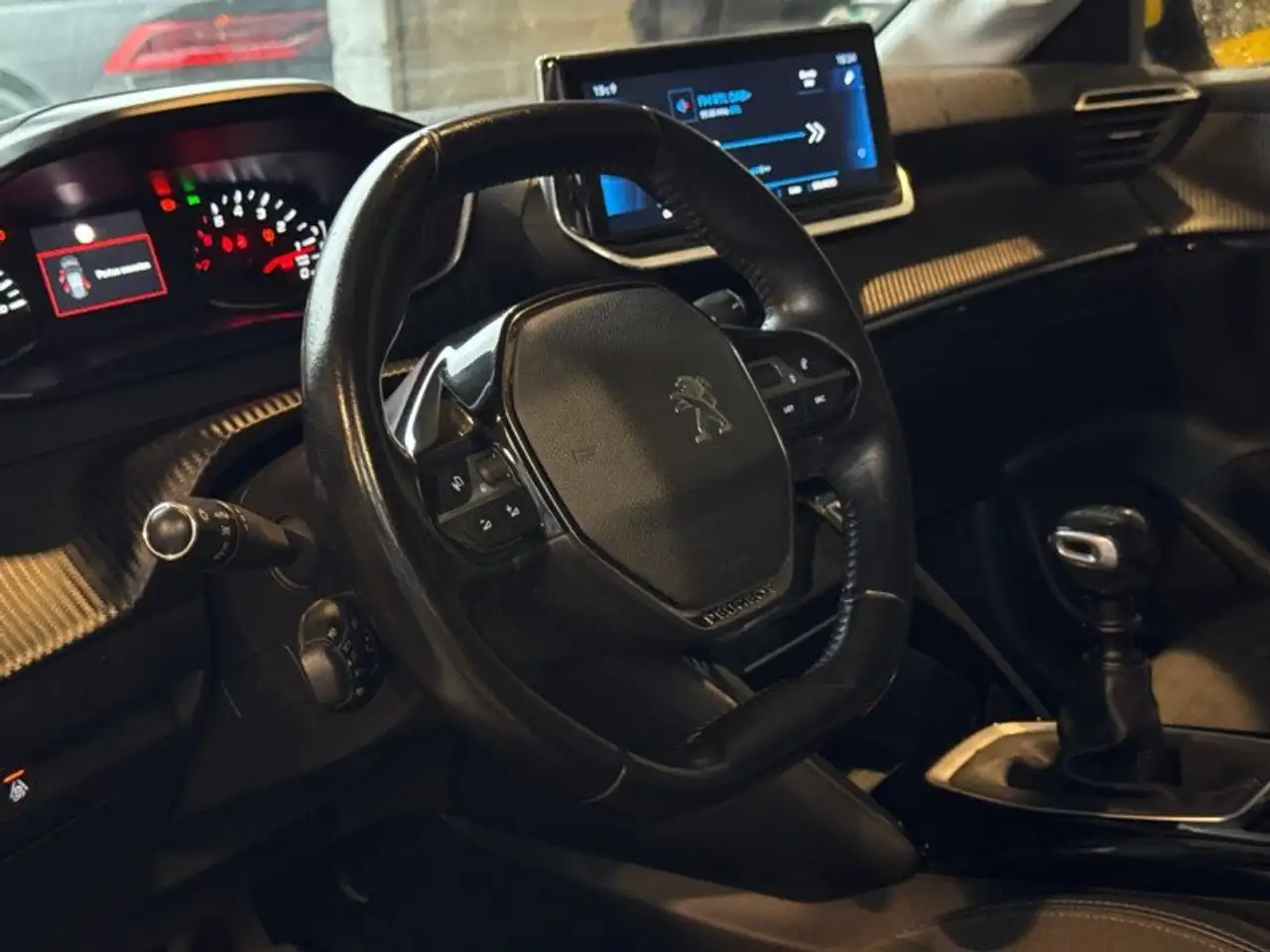 Peugeot 208 208 — photo 14