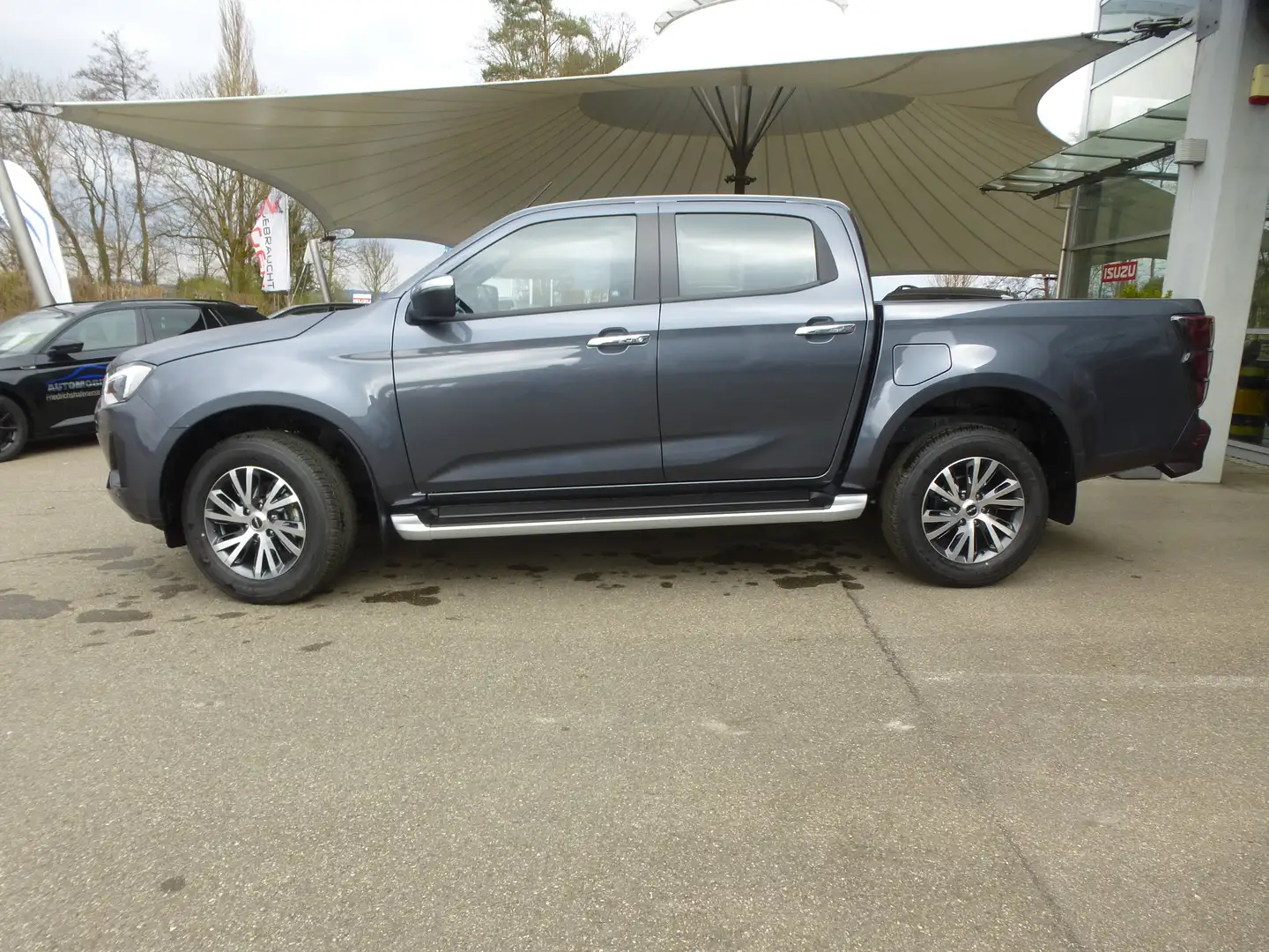Isuzu D-Max Double Cab 4x4 AT LSE + AHK + Zulassung + Beschich Grey - 2