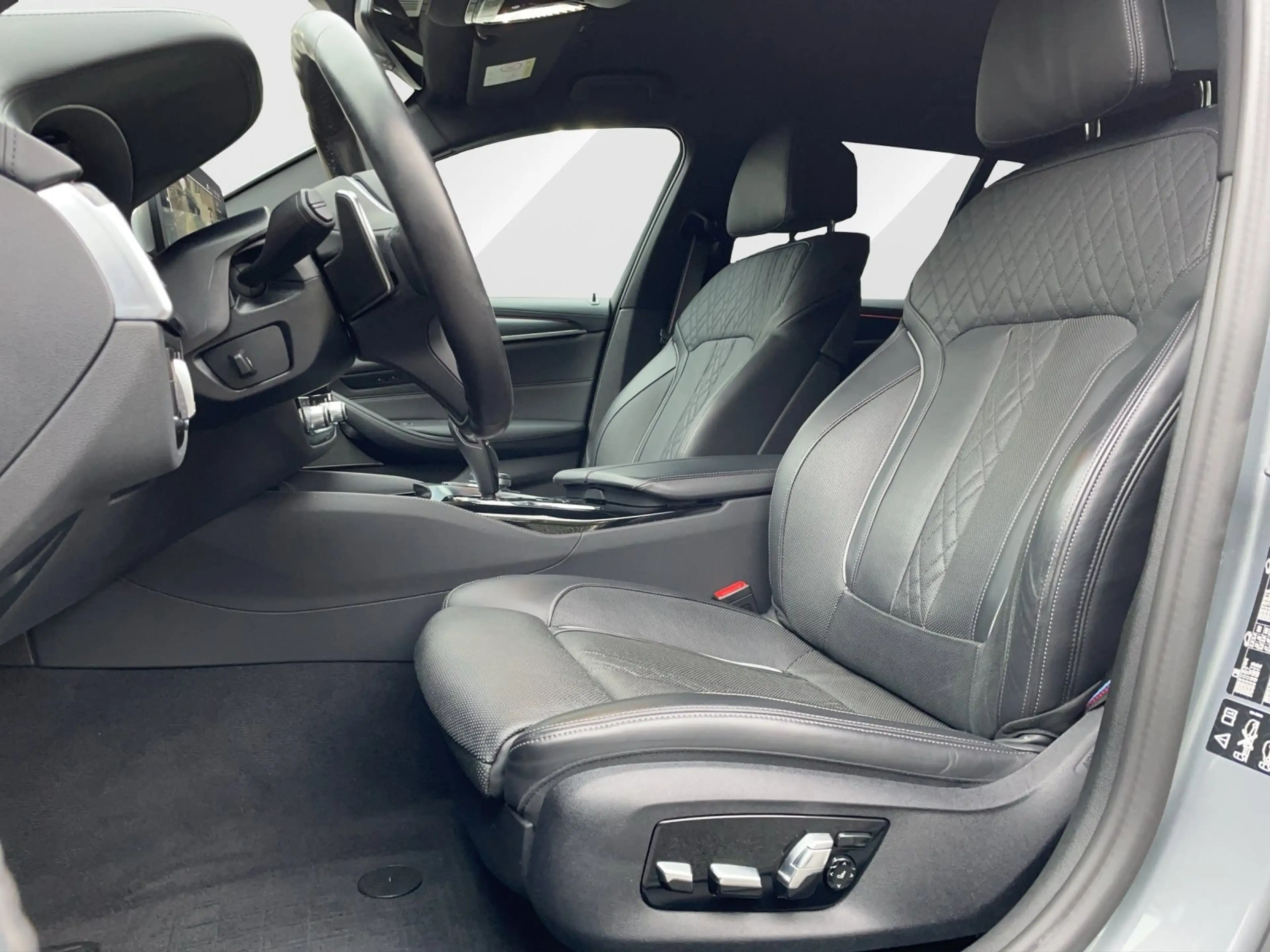 BMW 540 d xDrive Touring/ M Sport Pro/ AHK/ Standhzg./ HUD — photo 11