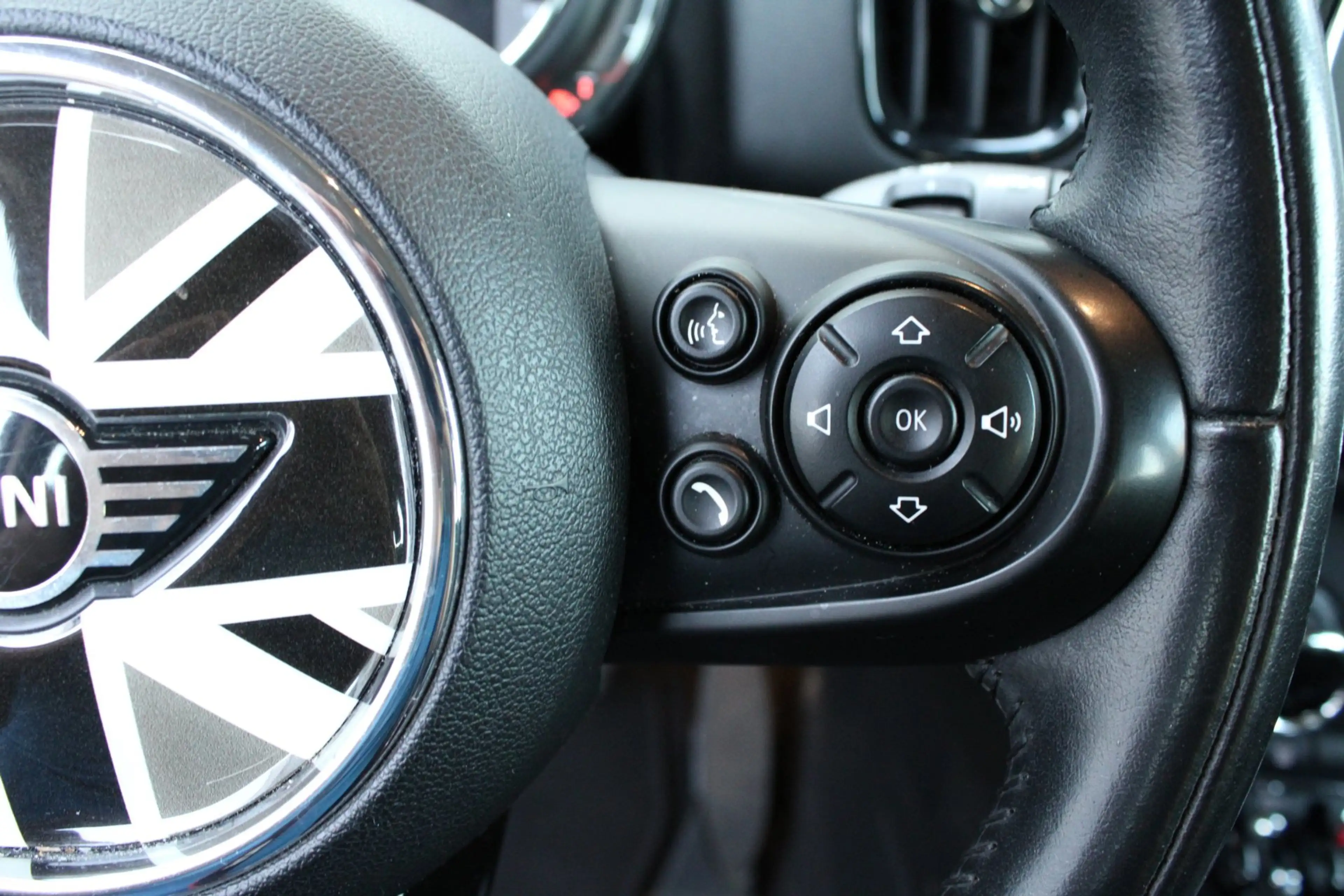 MINI One Countryman 1.5 Pepper — photo 21