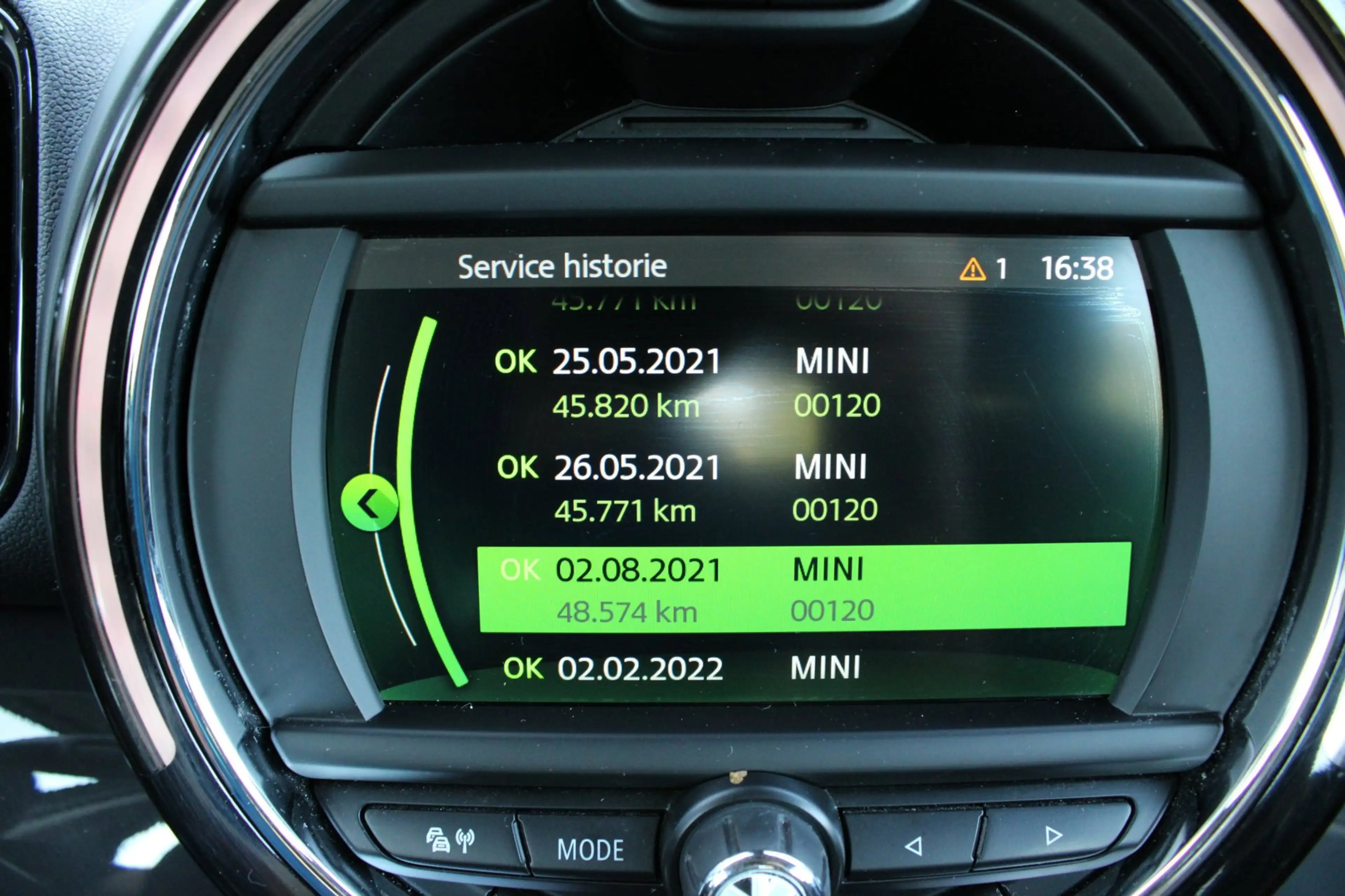 MINI One Countryman 1.5 Pepper — photo 29