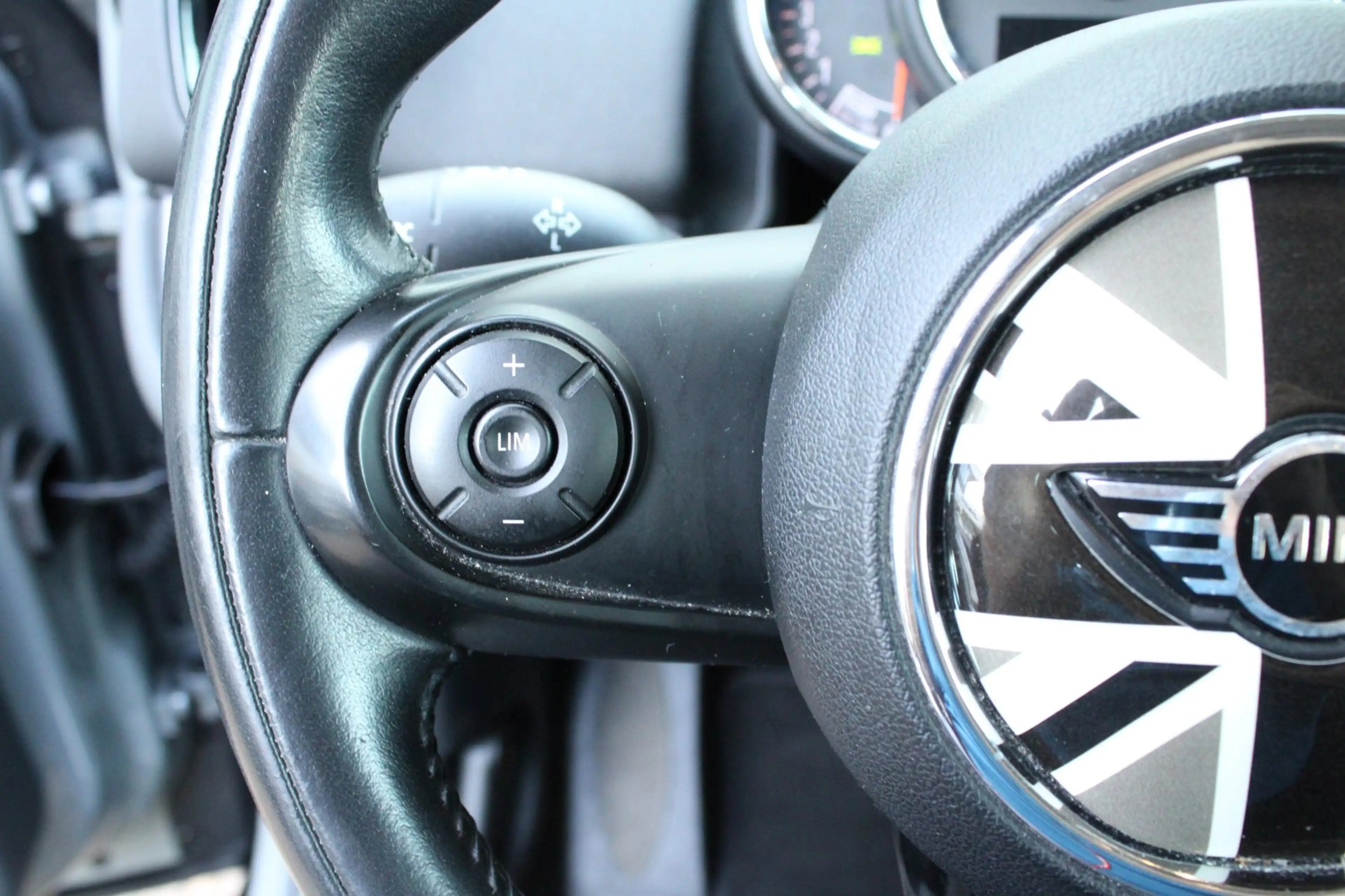 MINI One Countryman 1.5 Pepper — photo 20