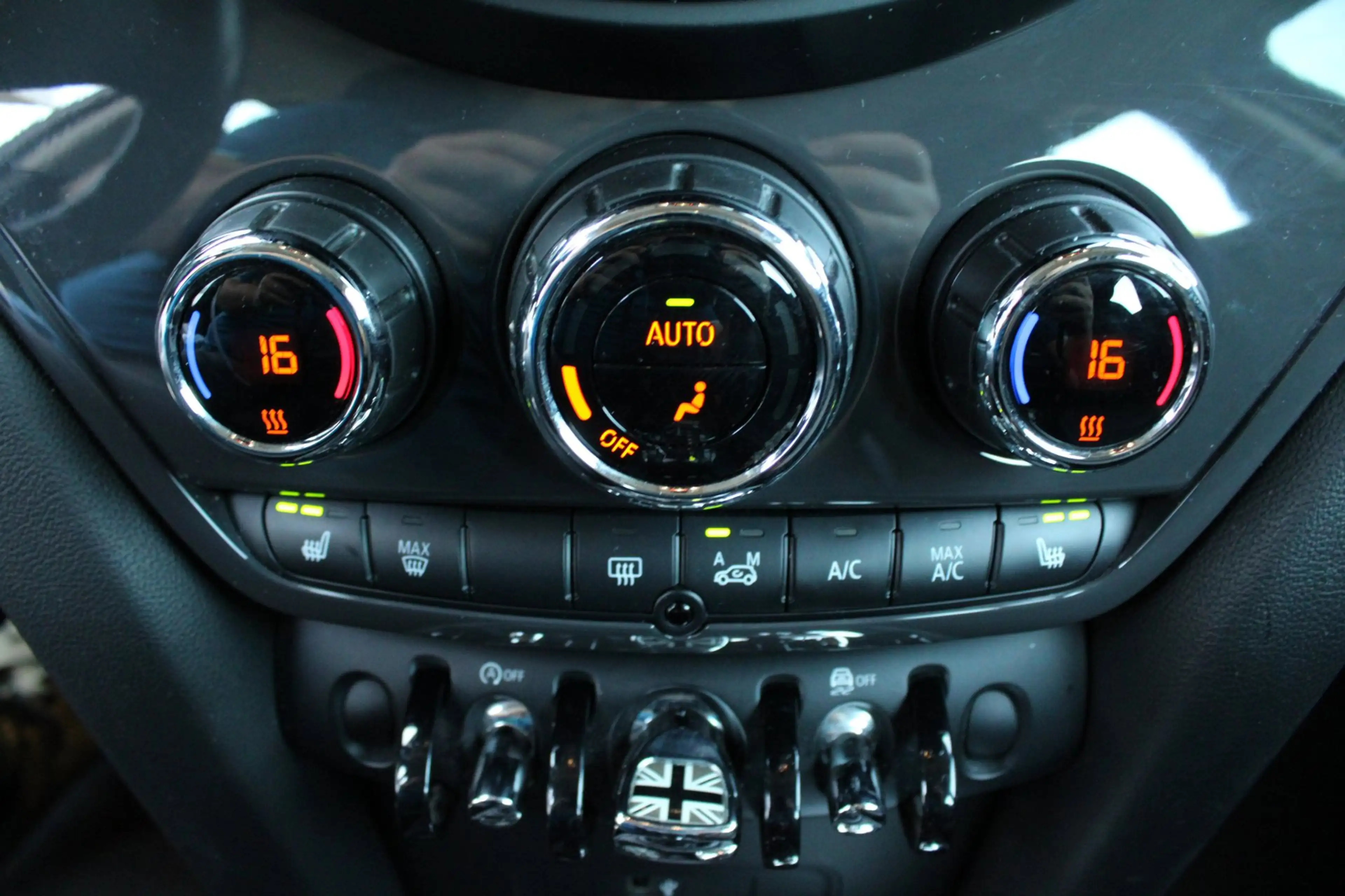 MINI One Countryman 1.5 Pepper — photo 25
