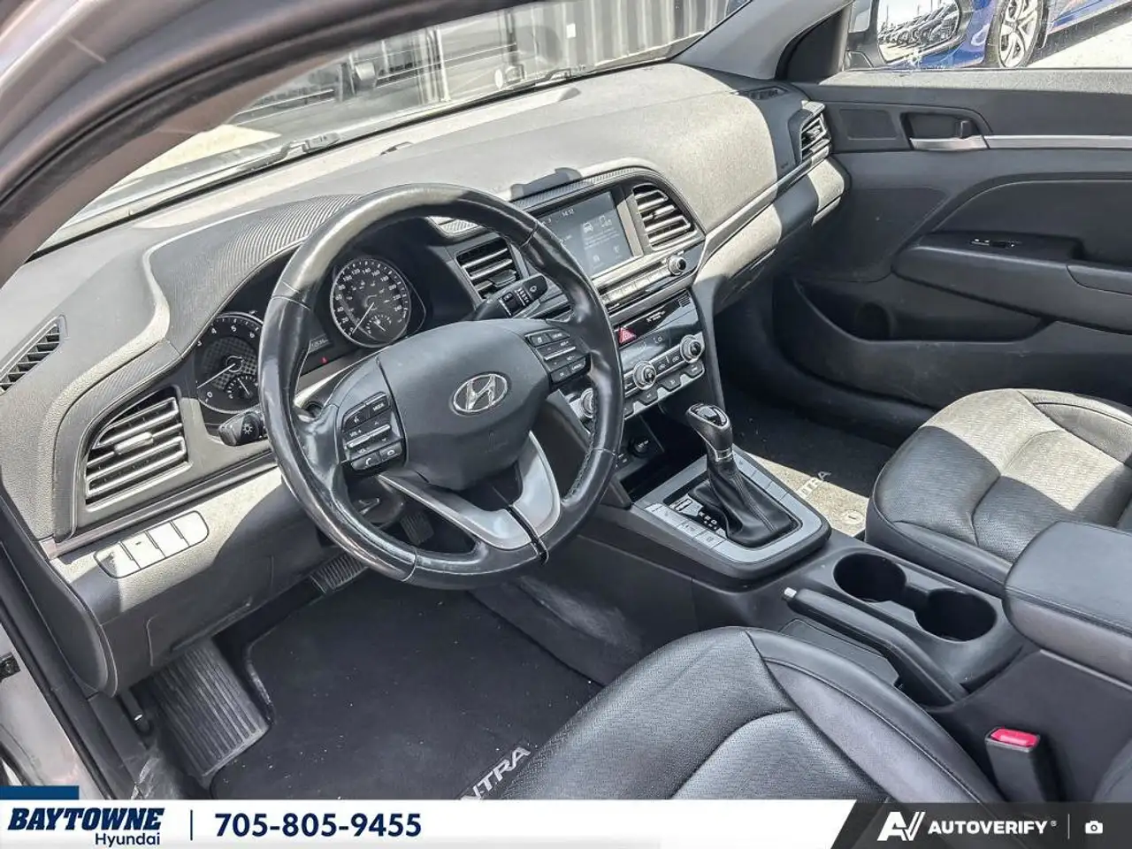 Hyundai ELANTRA fotografie Hyundai ELANTRA