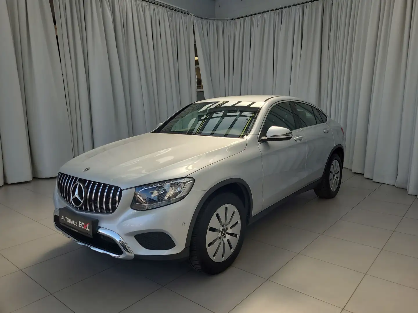 Mercedes-Benz GLC 250 4MATIC Coupé Gris - 2