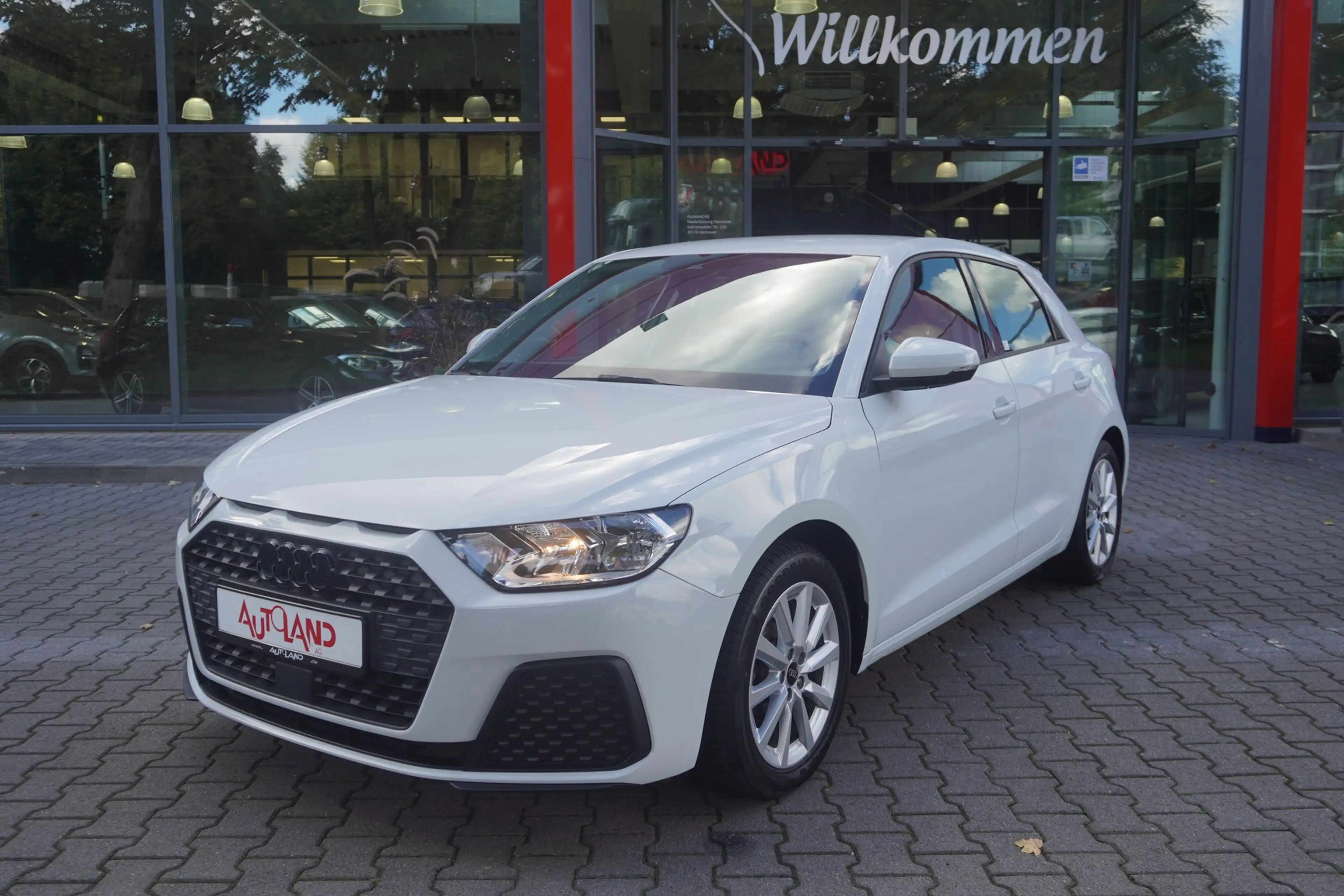 Audi A1 Sportback 30 1.0 TFSI basis DSG Klimaaut. PDC — photo 2