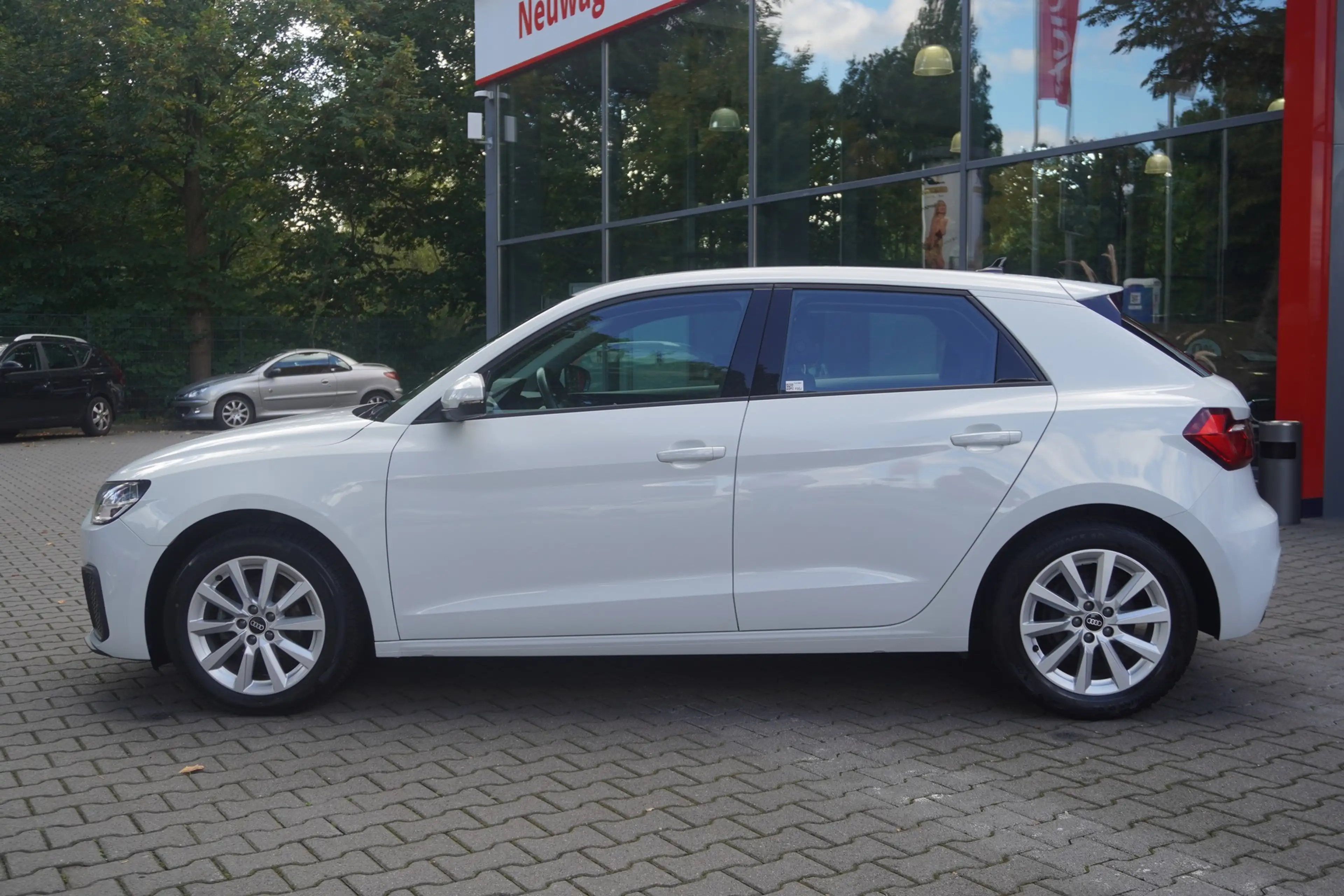 Audi A1 Sportback 30 1.0 TFSI basis DSG Klimaaut. PDC — photo 9