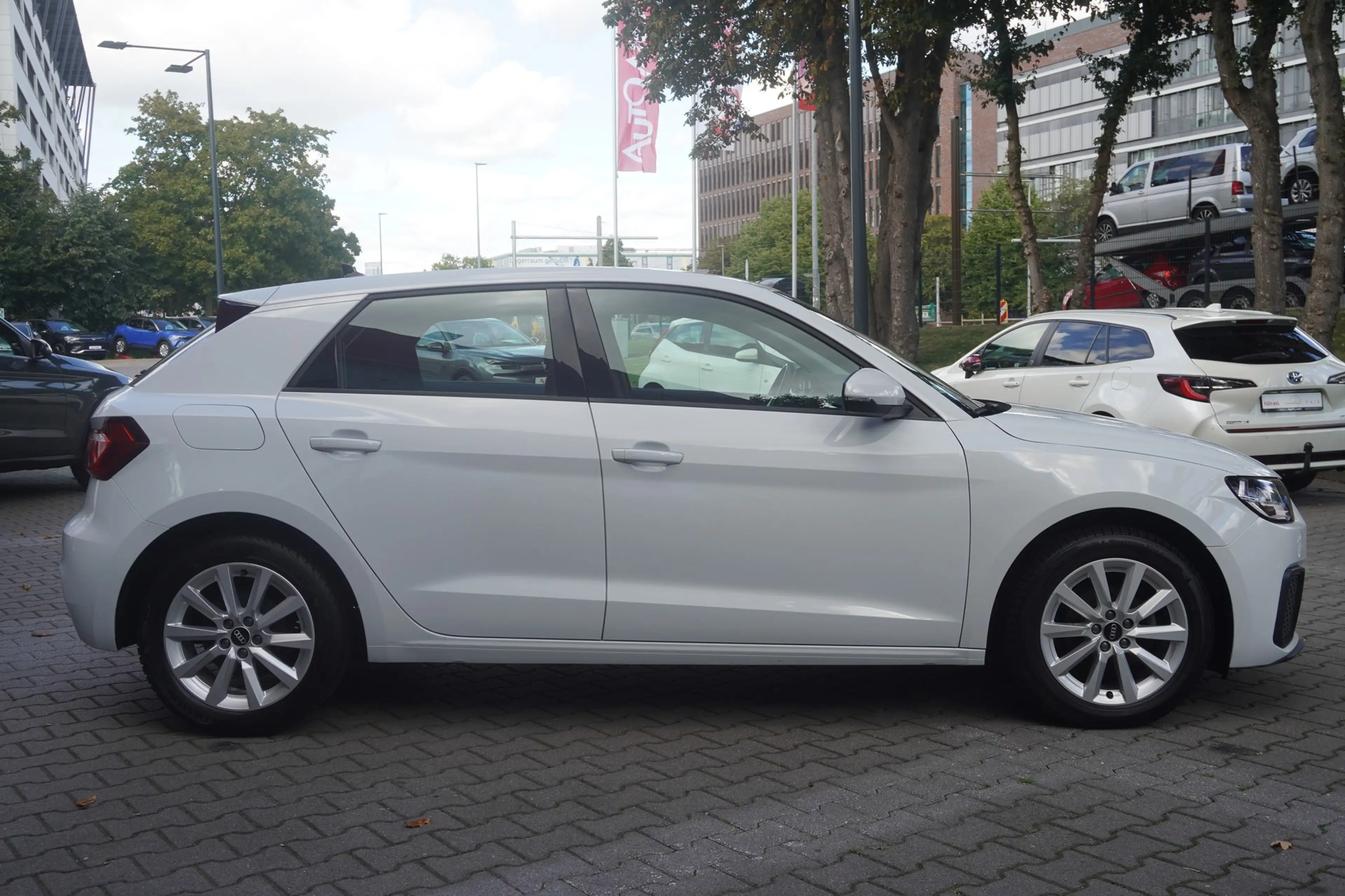 Audi A1 Sportback 30 1.0 TFSI basis DSG Klimaaut. PDC — photo 5