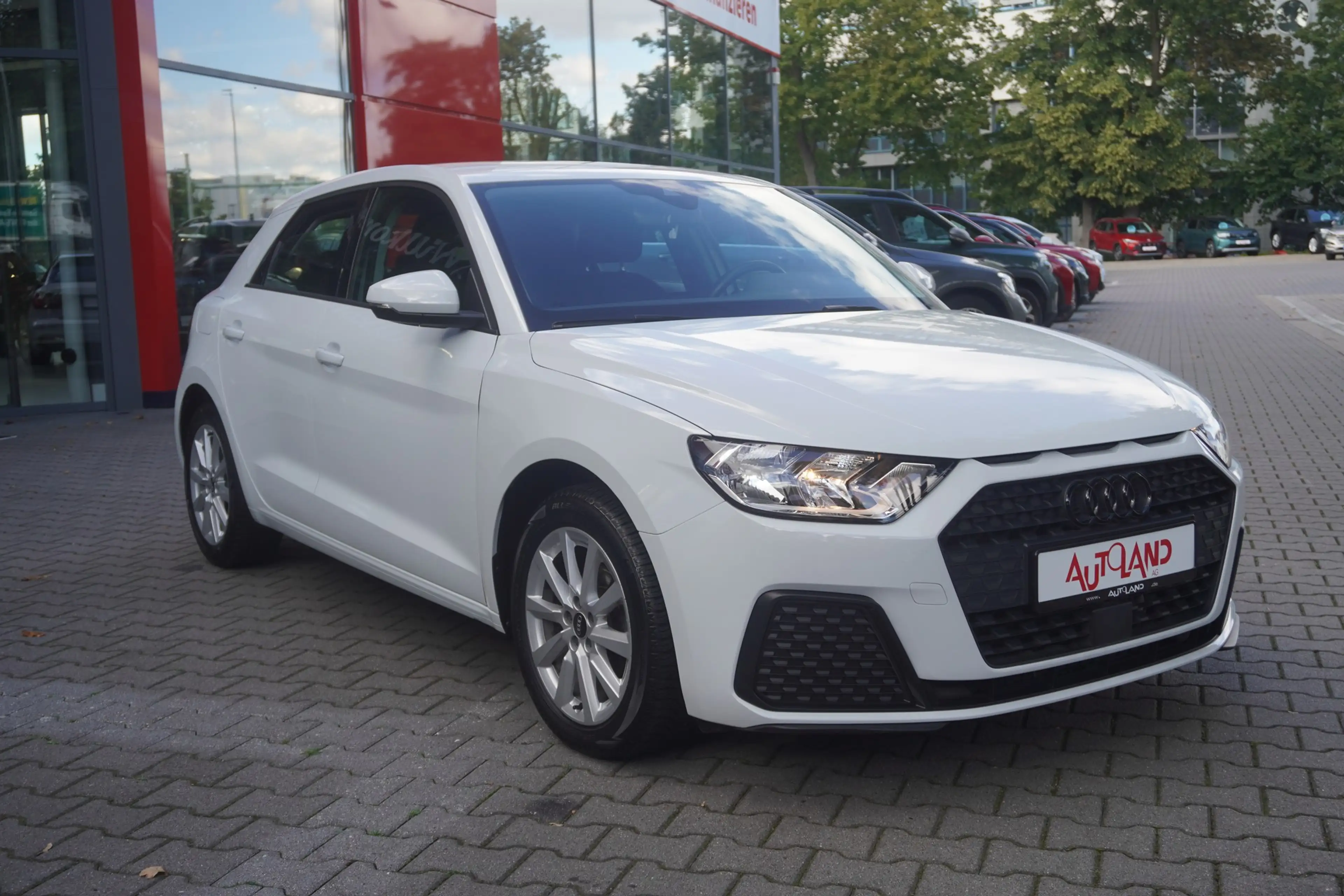 Audi A1 Sportback 30 1.0 TFSI basis DSG Klimaaut. PDC — photo 4